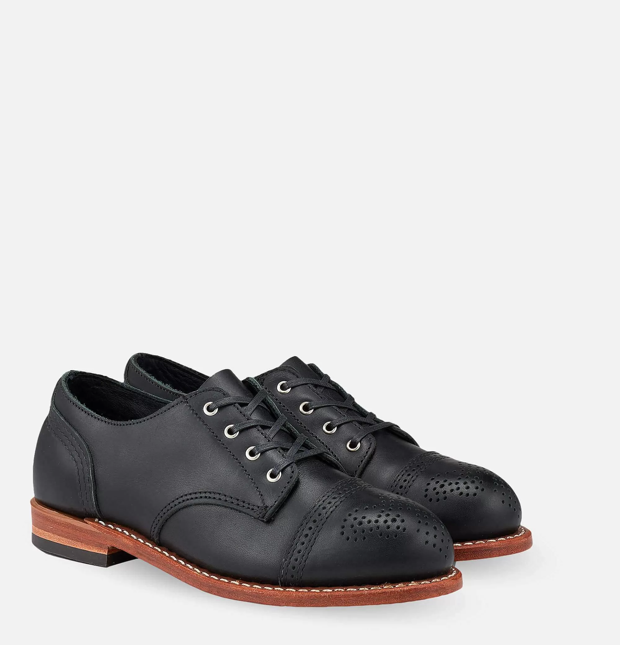 Botas para Mujer RED WING Modelo 3434 en Avellana Negro - Calidad Artesanal y Estilo Atemporal 

Botas Industriales RED WING 3434 Mujer - Color Avellana Oscuro con Soporte Anatómico 

Zapatos RED WING 3434 Edición Femenina - Cuero Encerado Avellana/Negro para Rutina Activa