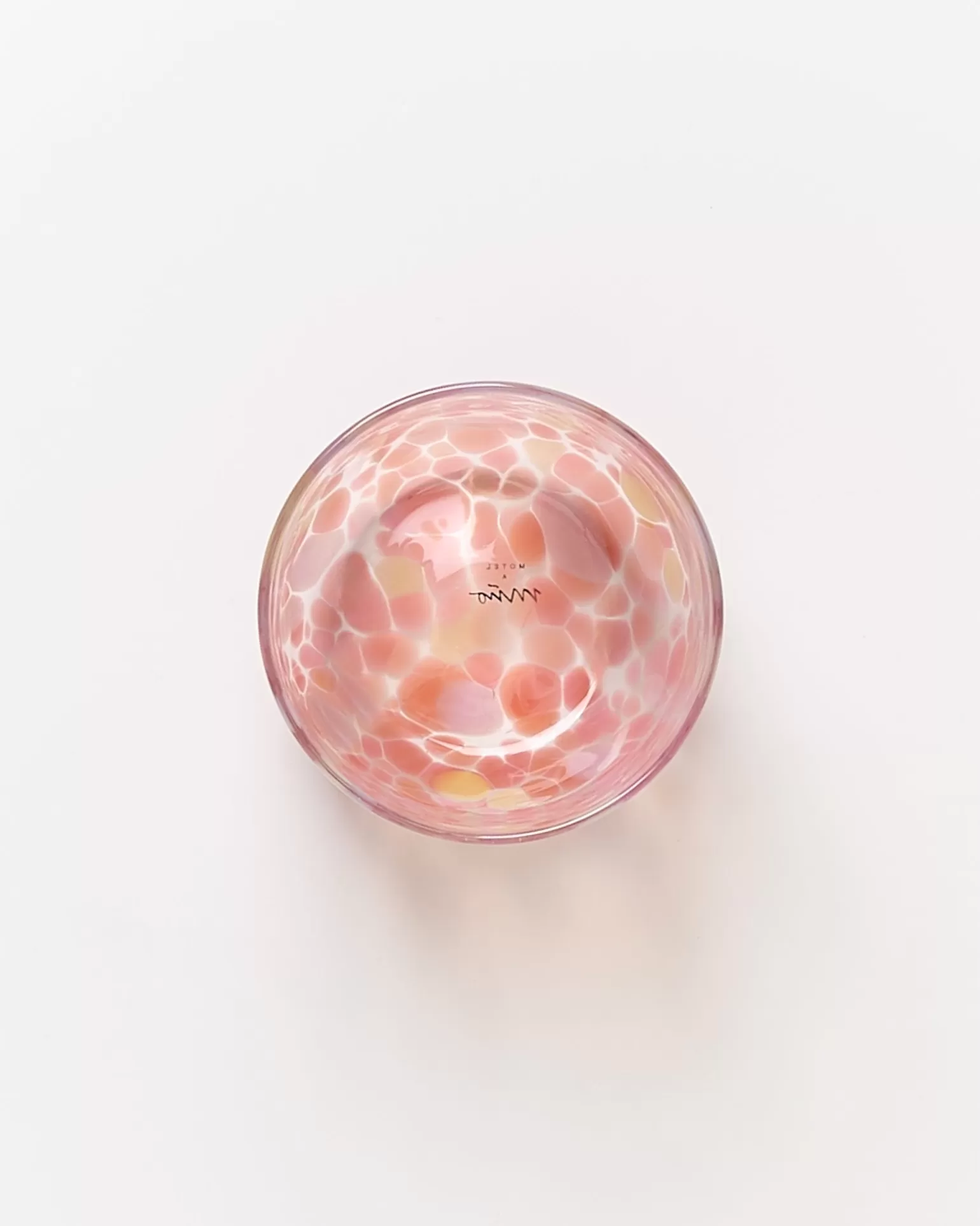 Miio Alegría - Juego de 4 Vasos Decorativos con Diseño de Gotas Grandes en Arena Rosa, Colección Fashion Motel, Cristal Premium para Bebidas