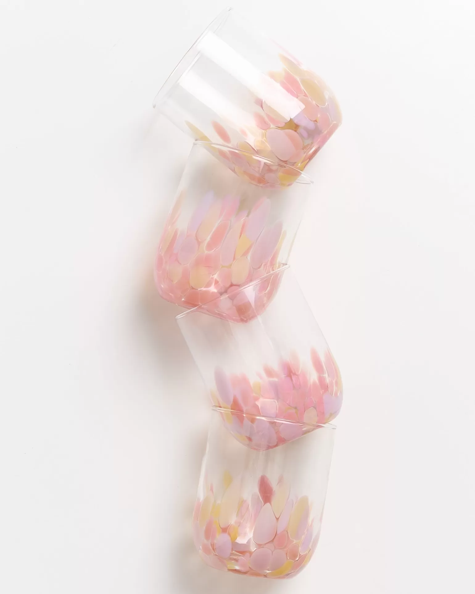 Miio Alegría - Juego de 4 Vasos Decorativos con Diseño de Gotas Grandes en Arena Rosa, Colección Fashion Motel, Cristal Premium para Bebidas