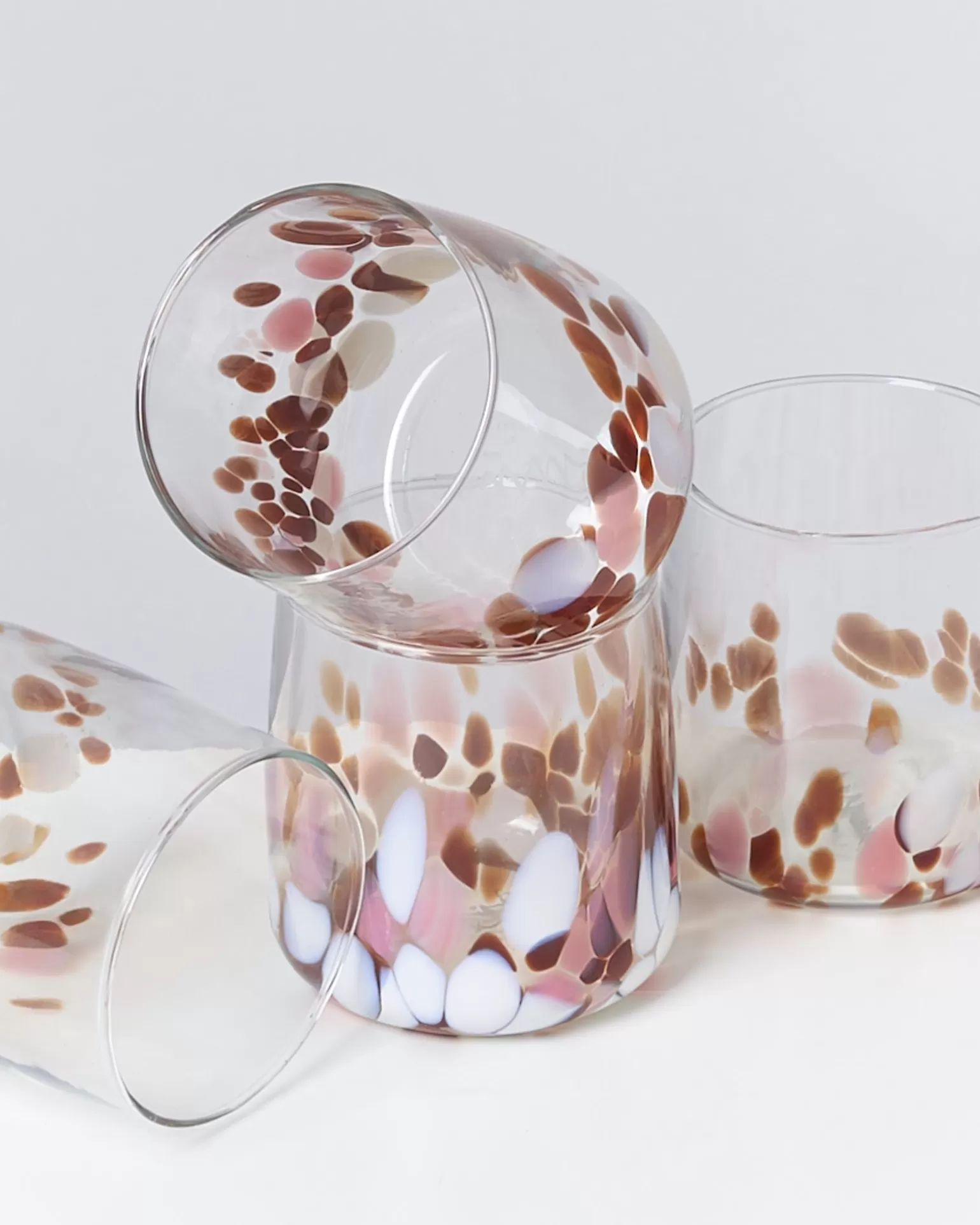 Copas Decorativas Miio Alegria - Juego de 4 Vasos con Gotas Grandes y Pequeñas en Tonalidades Ámbar y Rosado