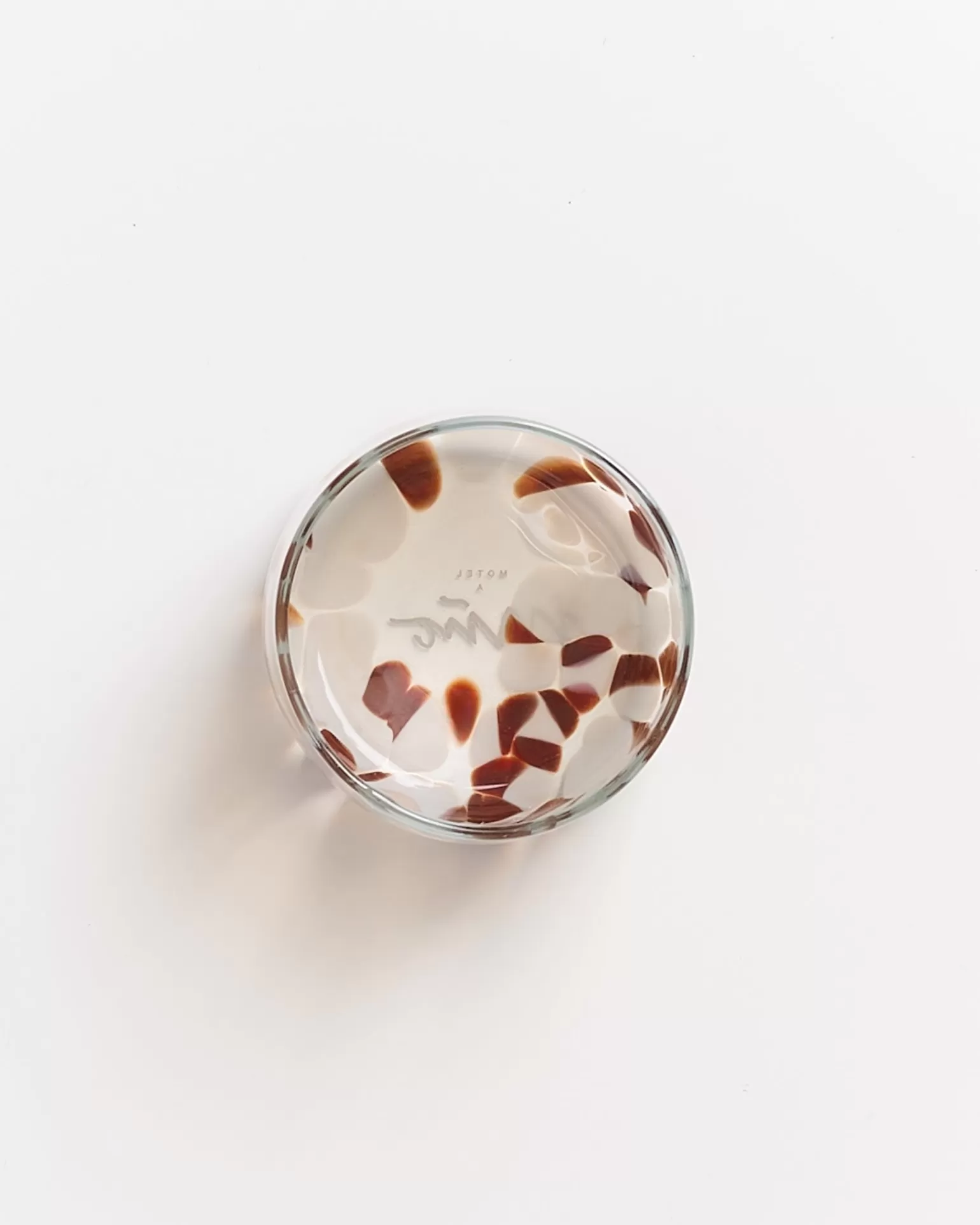 Juego Elegante de 4 Vasos Motel Miio Alegria - Diseño con Grandes Gotas en Tono Ámbar y Arena