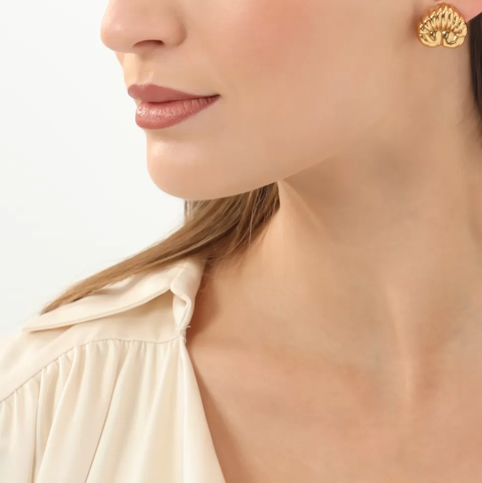 Aretes Elegantes Folli Follie - Oro Laminado con Detalle Anthemion, Diseño Clásico para Mujer