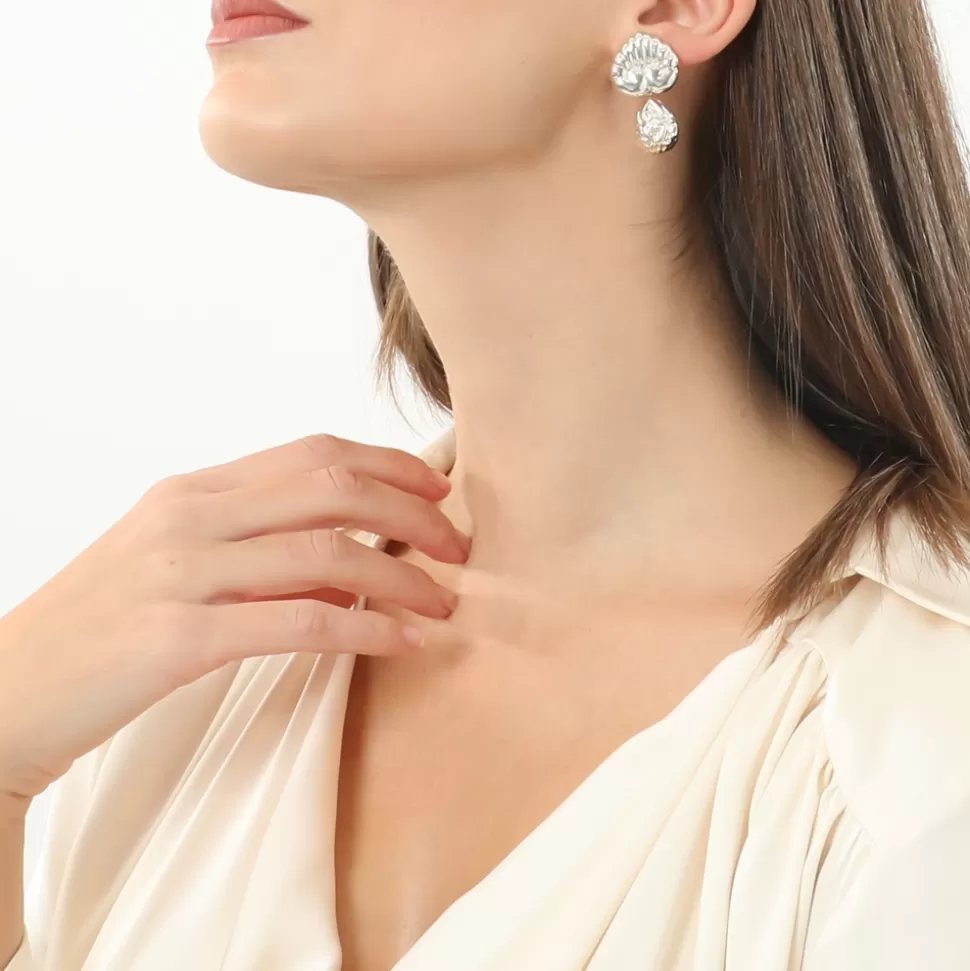 Aretes Plateados Folli Follie Colección Archaics - Diseño Anthemion con Gota Tallada Artesanal para Mujer