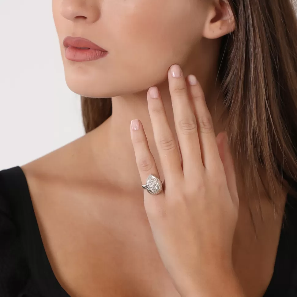 Anillo de plata artesanal con detalle colgante - Colección Archaics para mujer de Folli Follie