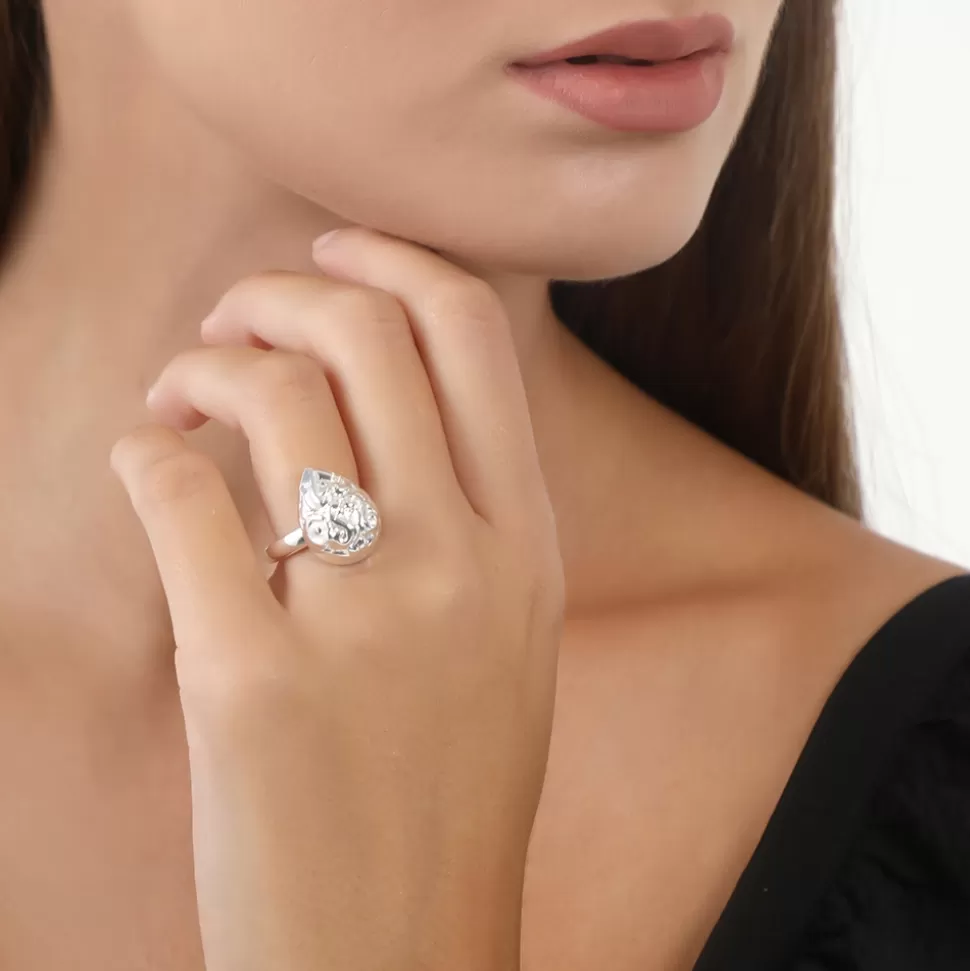 Anillo de plata artesanal con detalle colgante - Colección Archaics para mujer de Folli Follie