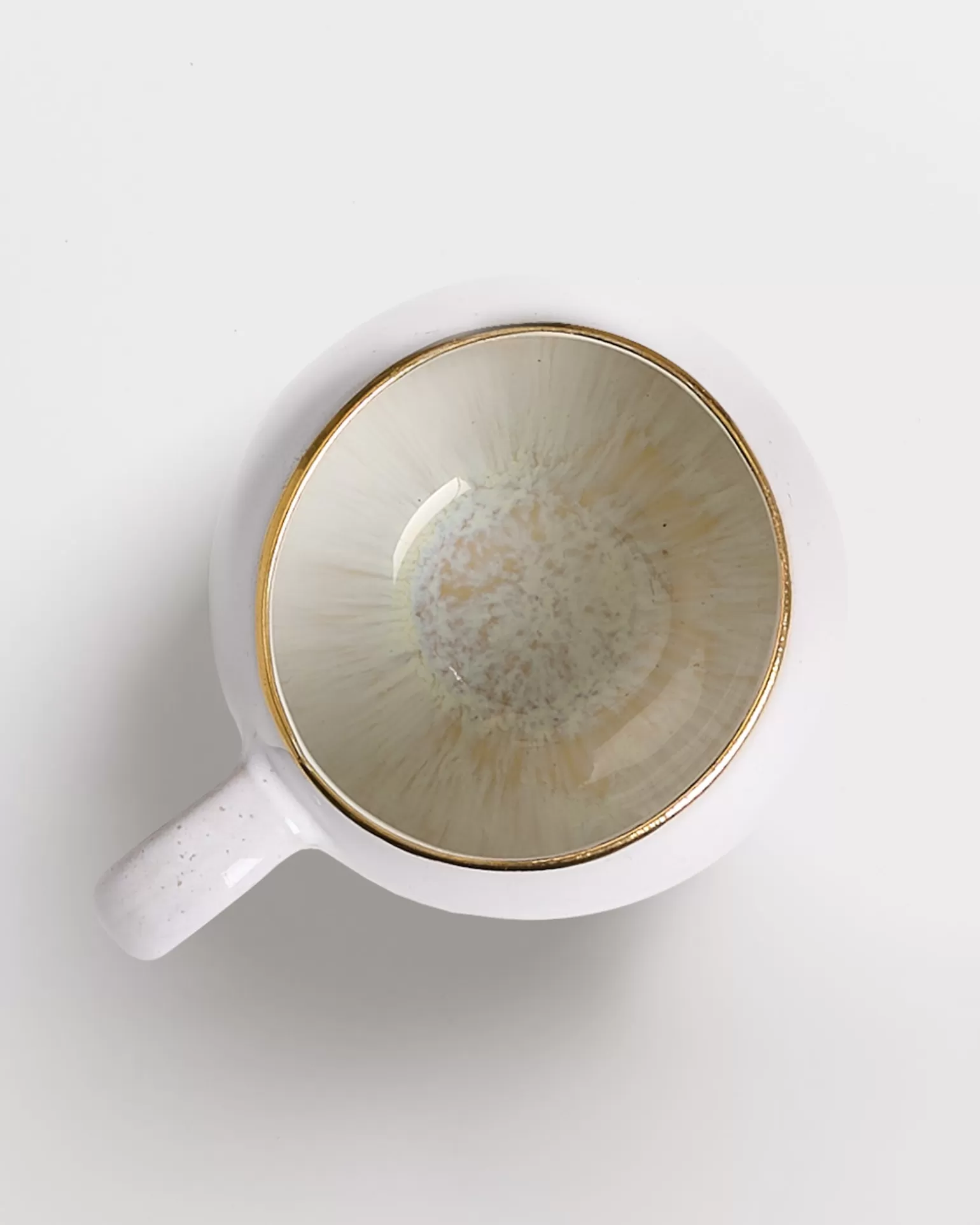 Exclusivo diseño Motel a Miio Arena: Taza Premium con acabado dorado y textura costera - ¡Edición limitada verano 2024!