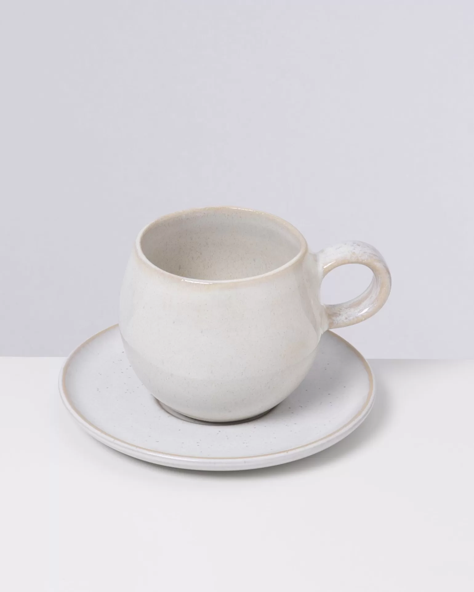 ¡Descubre el increíble plato Motel a Miio Areia! Diseño moderno en tamaño pequeño y tono blanco - Perfecto para tu hogar.