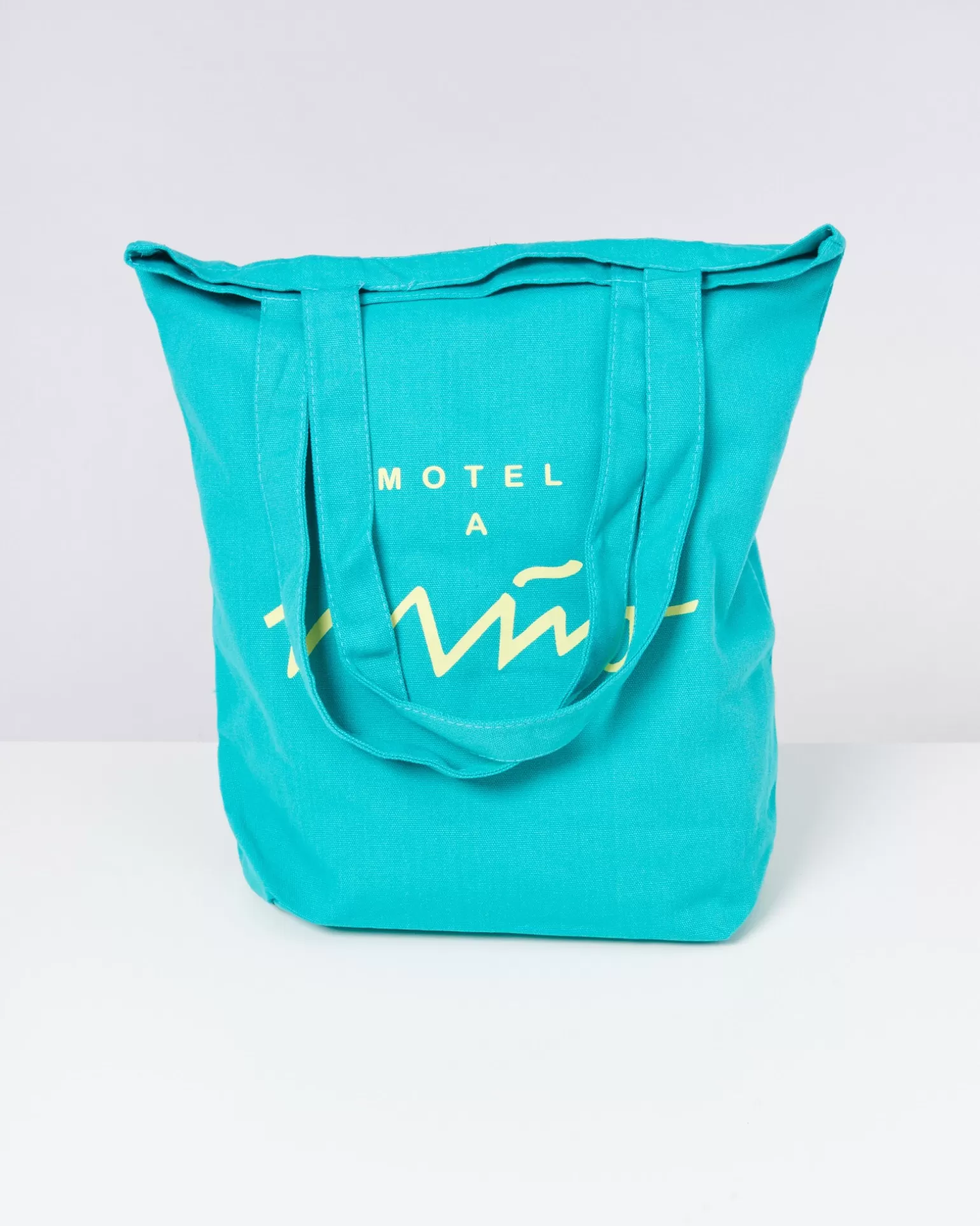 Bolso Playero Miio en Turquesa Vibrante - Oferta Especial de Clearance Motel