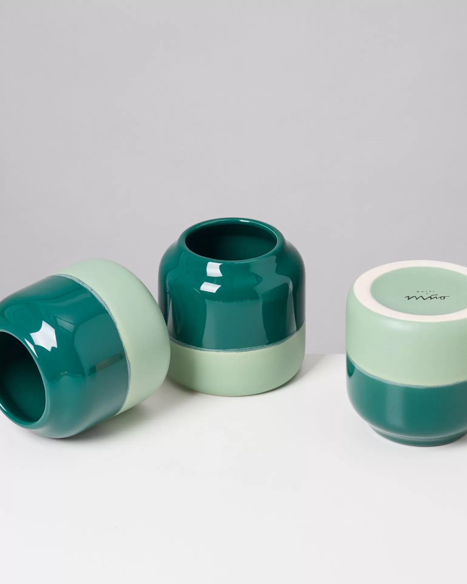 Oferta Relámpago: Jarrón Infantil Miio Bebé by Motel - Verde Bosque con Toques de Salvia Natural | Edición Coleccionista ¡Últimas Unidades!