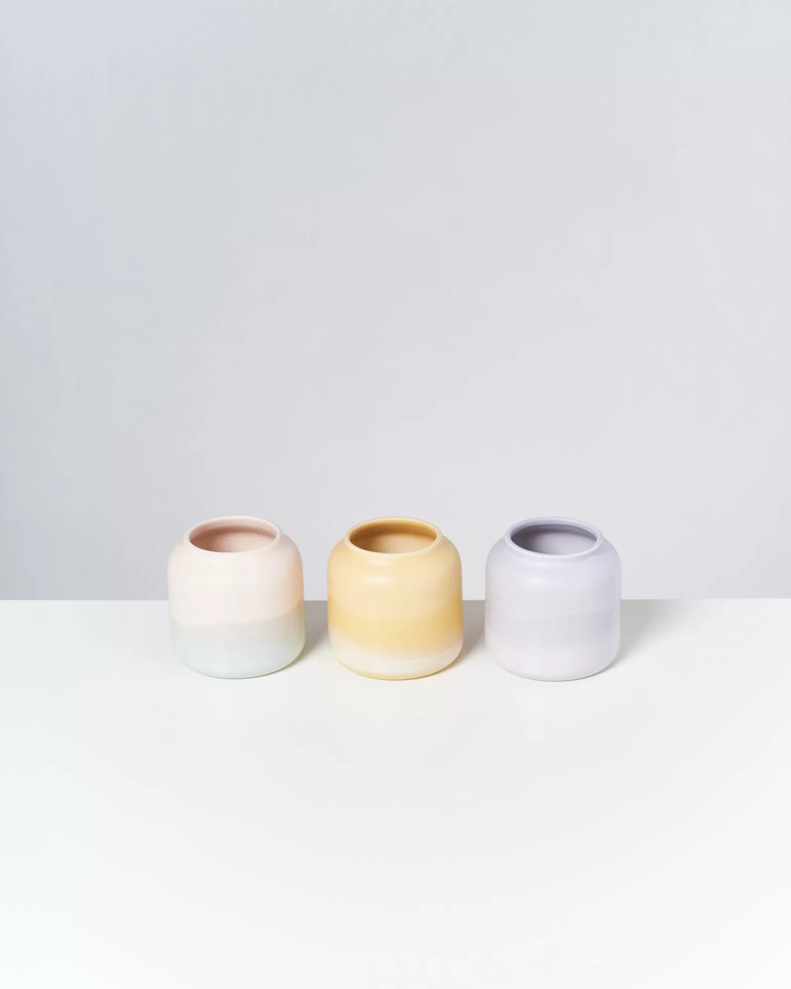 Jarrón Decorativo Miio para Bebés en Tonos Lilas - Oferta Exclusiva de Temporada