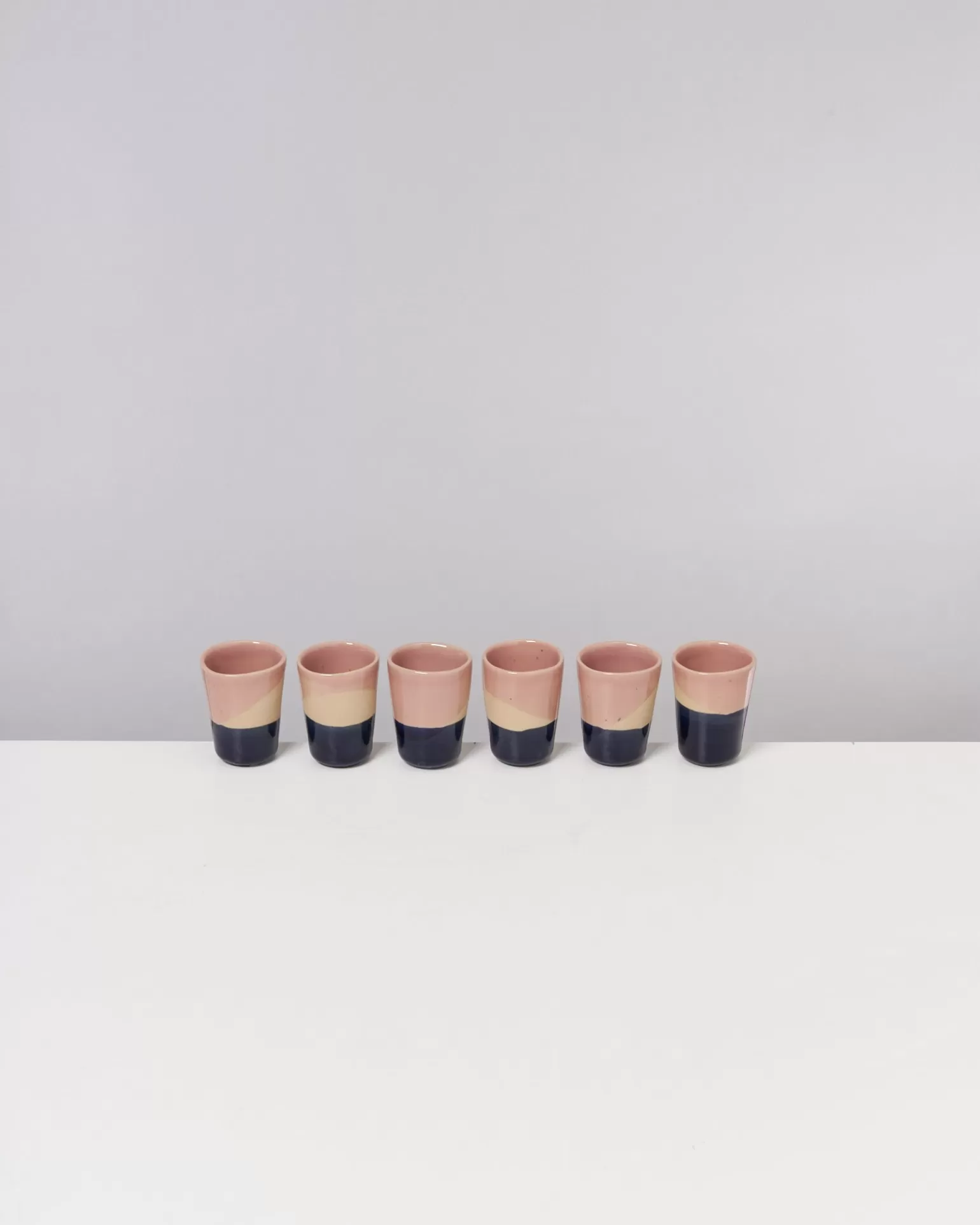 Exclusiva Oferta: Taza para Espresso Motel a Miio Bica - Combinación Rosa Claro, Crema y Azul Marino