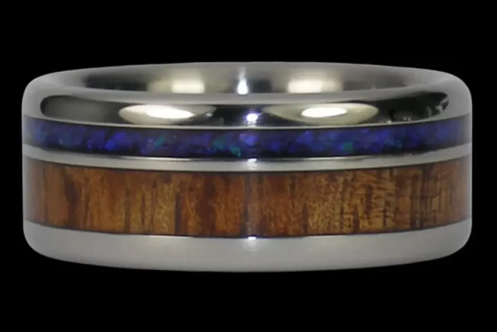 Anillo Hawaiano Artesanal de Titanio con Ópalo Negro y Madera Koa Oscura - Joyería Única Inspirada en las Islas