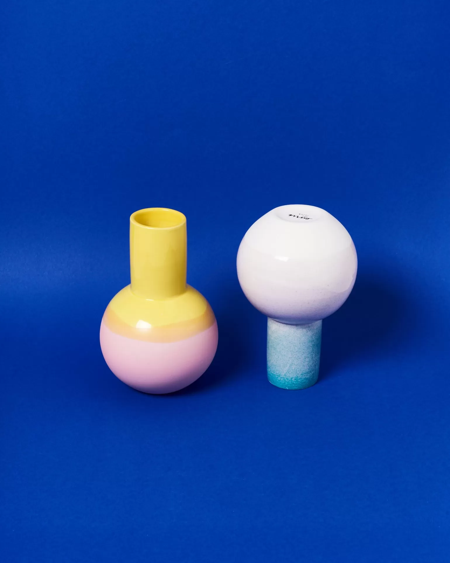 Jarrón Miio Bola para Motel - Rosa Amarilla con Diseño Contemporáneo