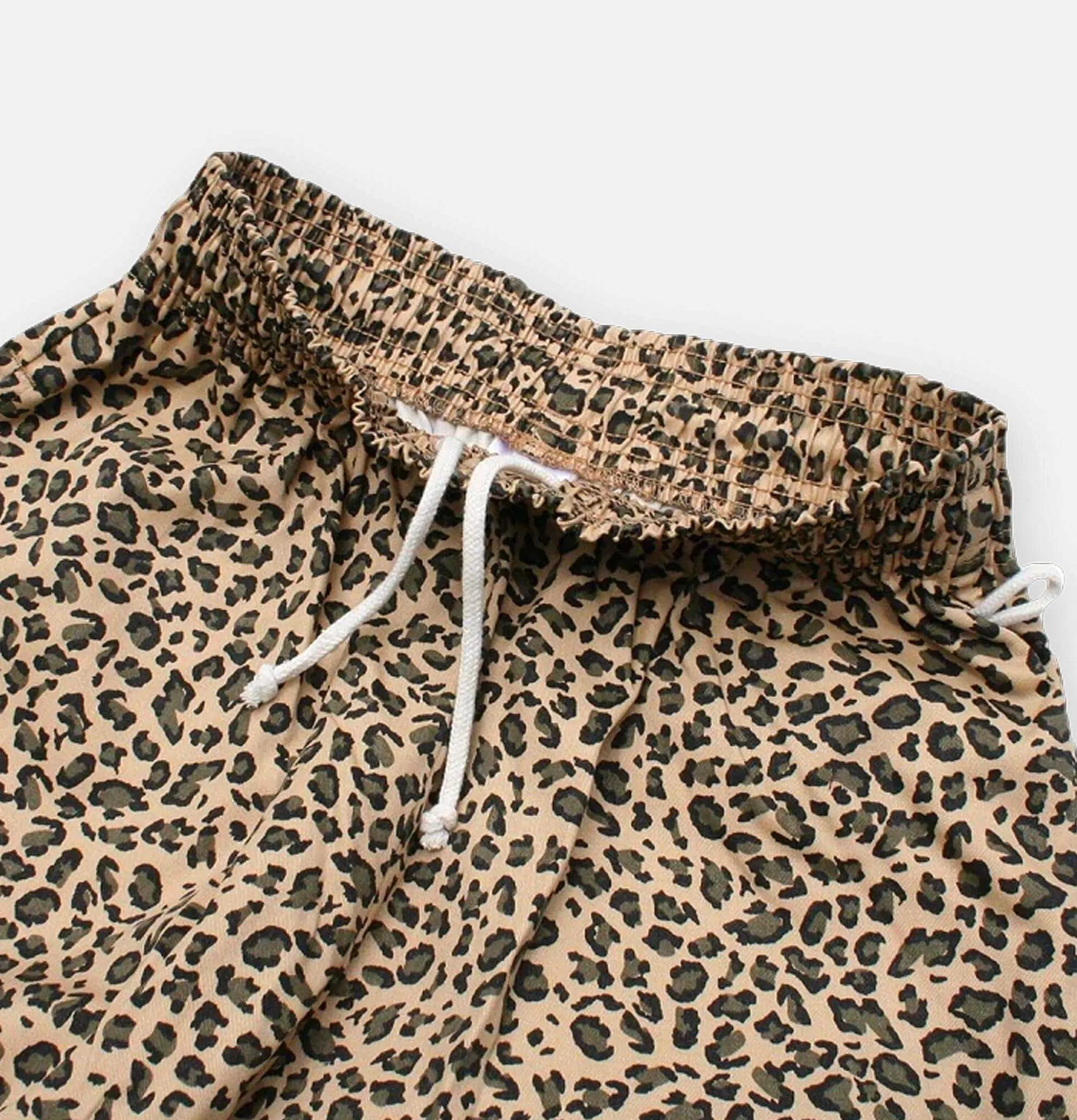 COOKMANN - Pantalones Cortos Profesionales para Chef con Estampado Leopardo | Diseño Ergonómico y Resistentes al Calor | Talles de Cocina Duraderos y Cómodos