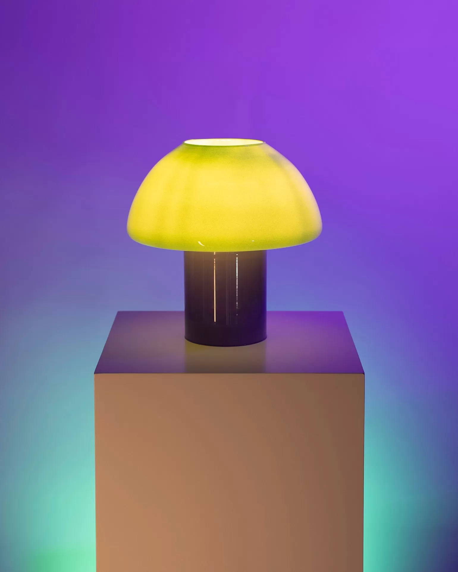 Lámpara de Vidrio Miio con Diseño Hongo - Tonos Suaves de Menta y Lila | Motel Económico