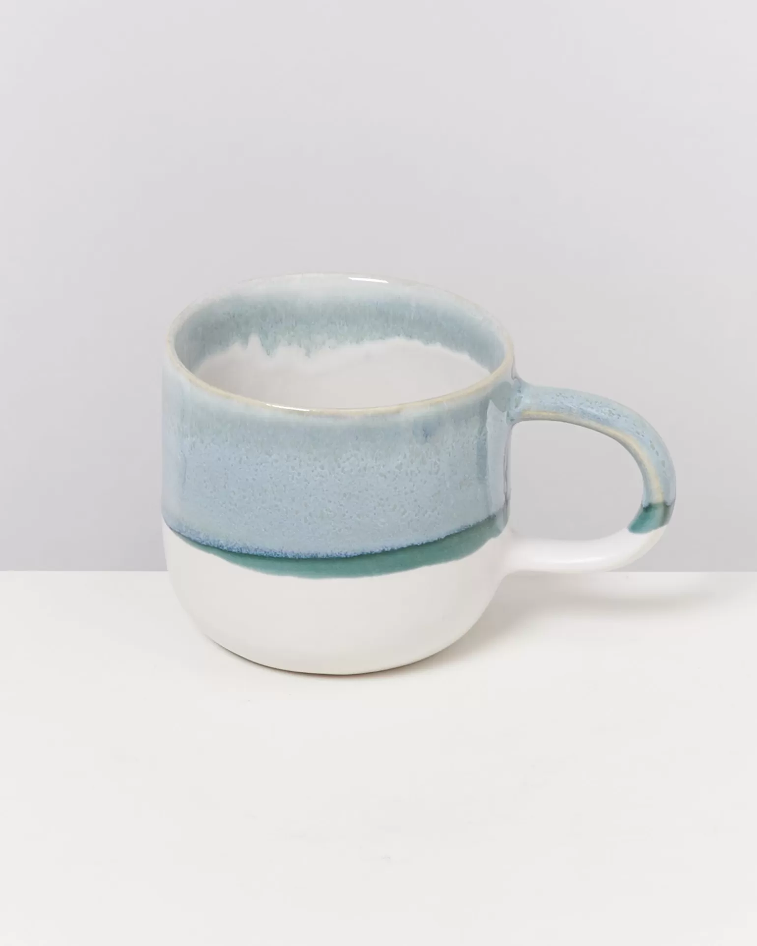 Miio Coimbra - Juego de 4 Tazas Grandes Gris Azulado | Diseño Moderno para Café o Té | Tazas Económicas de Motel con Estilo Único