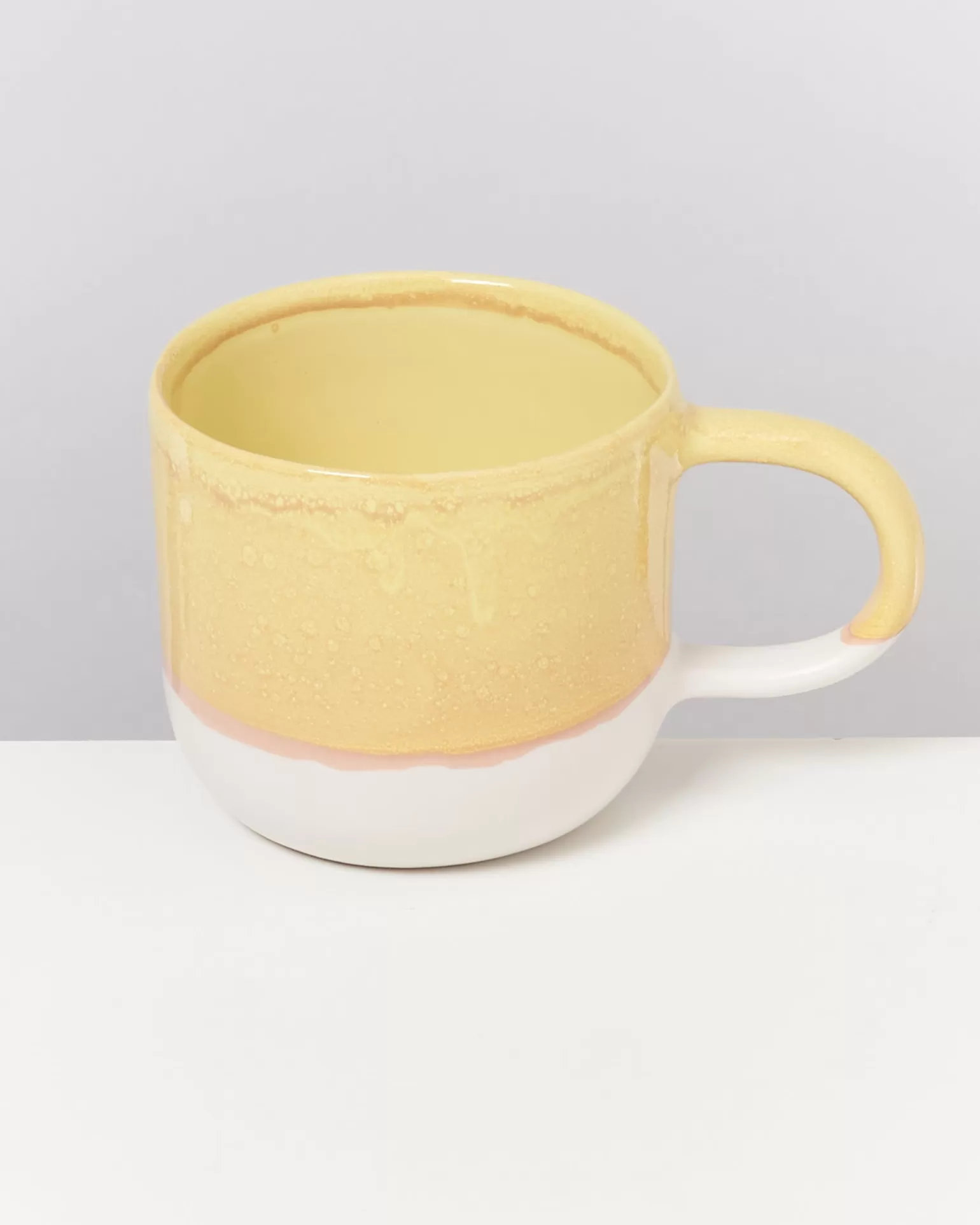 Oferta Especial: Juego de 4 Tazas de Té Amarillas - Motel Outlet Miio Coimbra