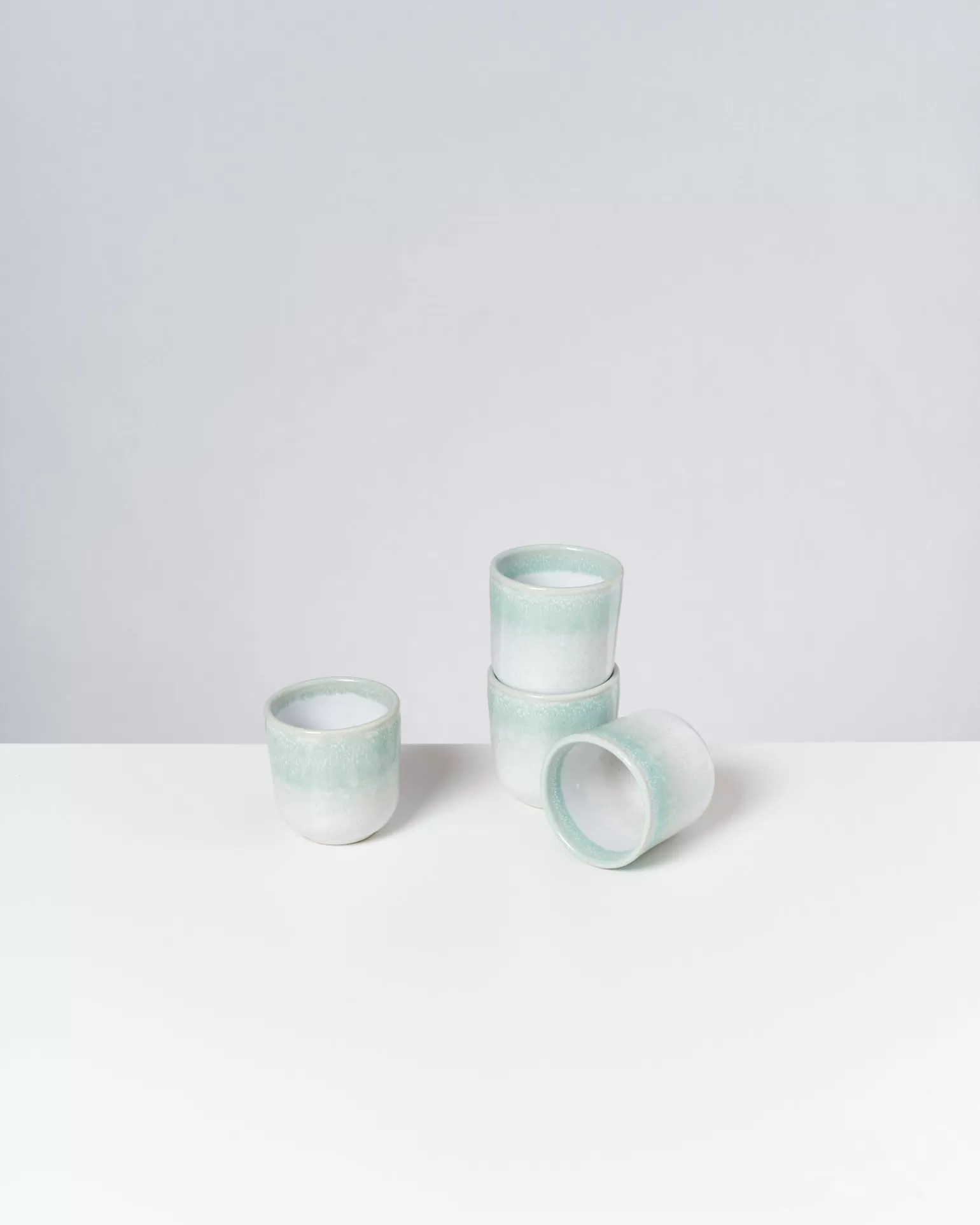 Taza Miio Copa Alto en Jade - Diseño Ergonómico y Compacto para Bebidas Calientes