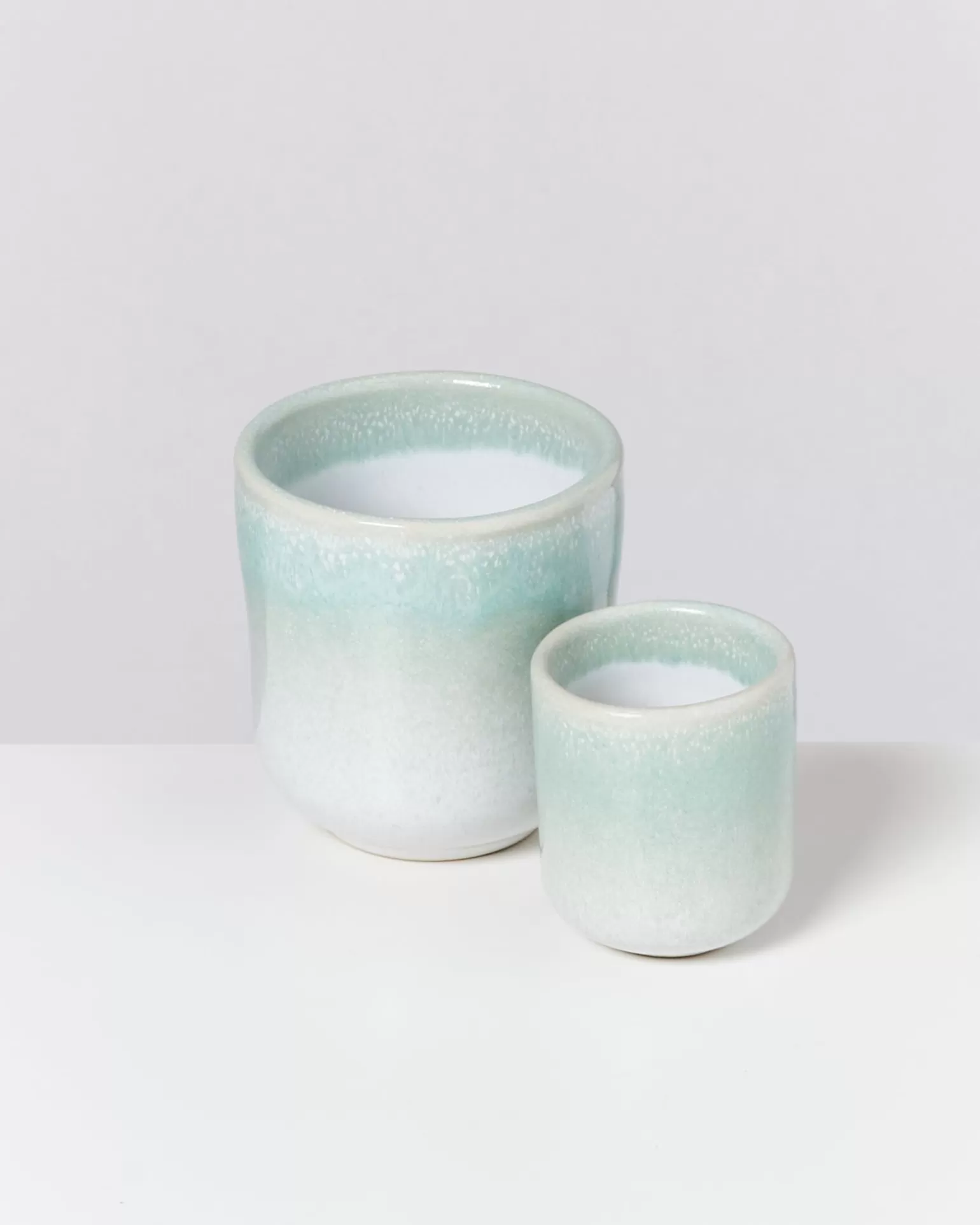 Taza Miio Copa Alto en Jade - Diseño Ergonómico y Compacto para Bebidas Calientes