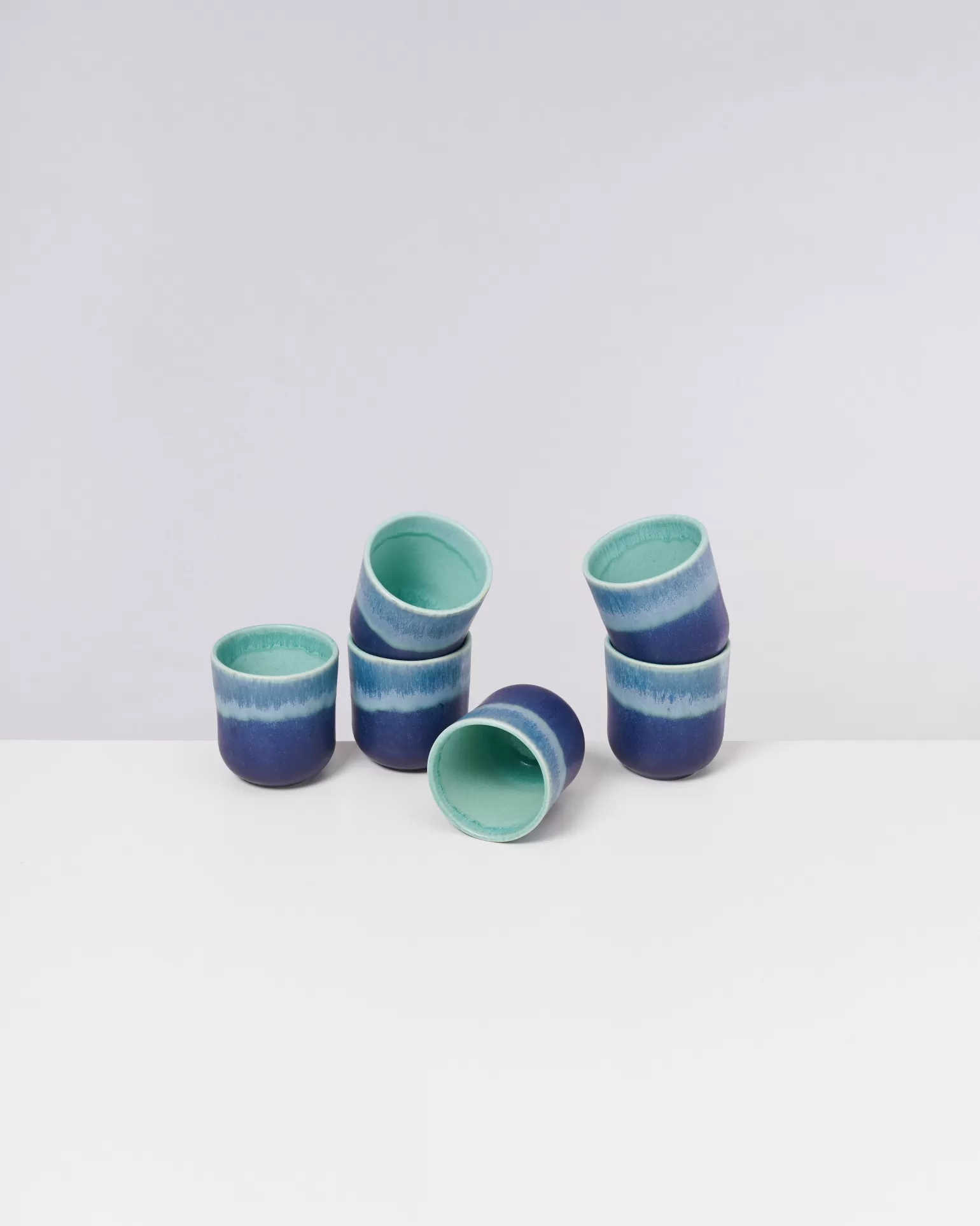 Exclusiva Taza Turquesa Miio Copa Alto - Modelo Compacto en Tonos Vibrantes