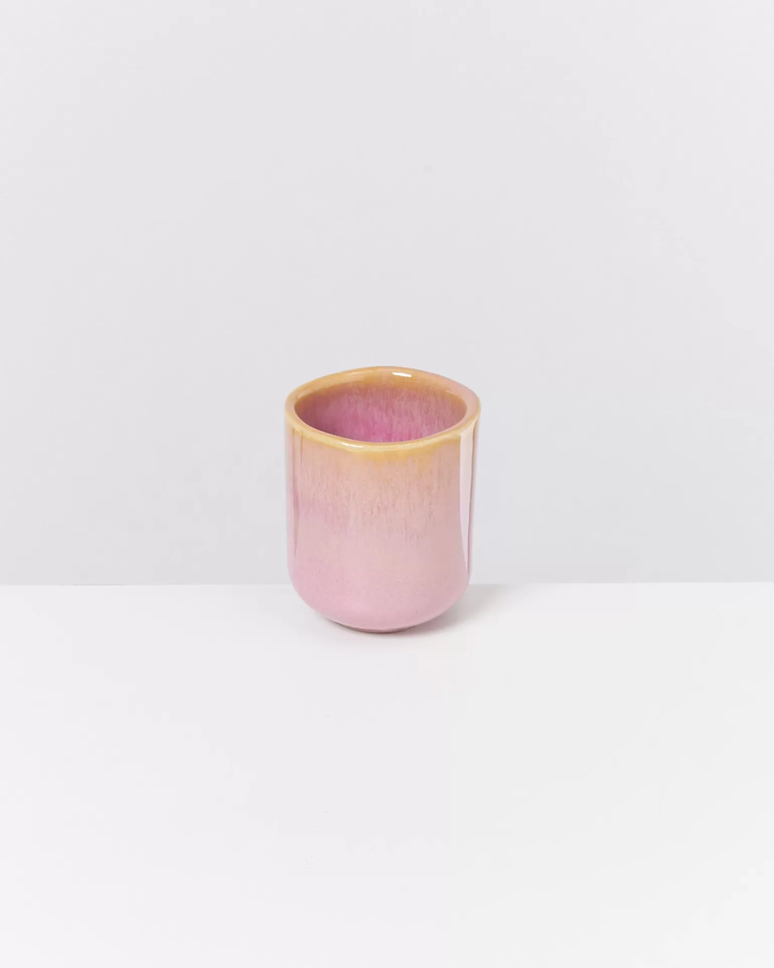 Juego de 6 Tazas Expreso Copa Alto - Diseño Amarillo Melocotón con Detalles Rosados | Colección Fashion Motel de Miio