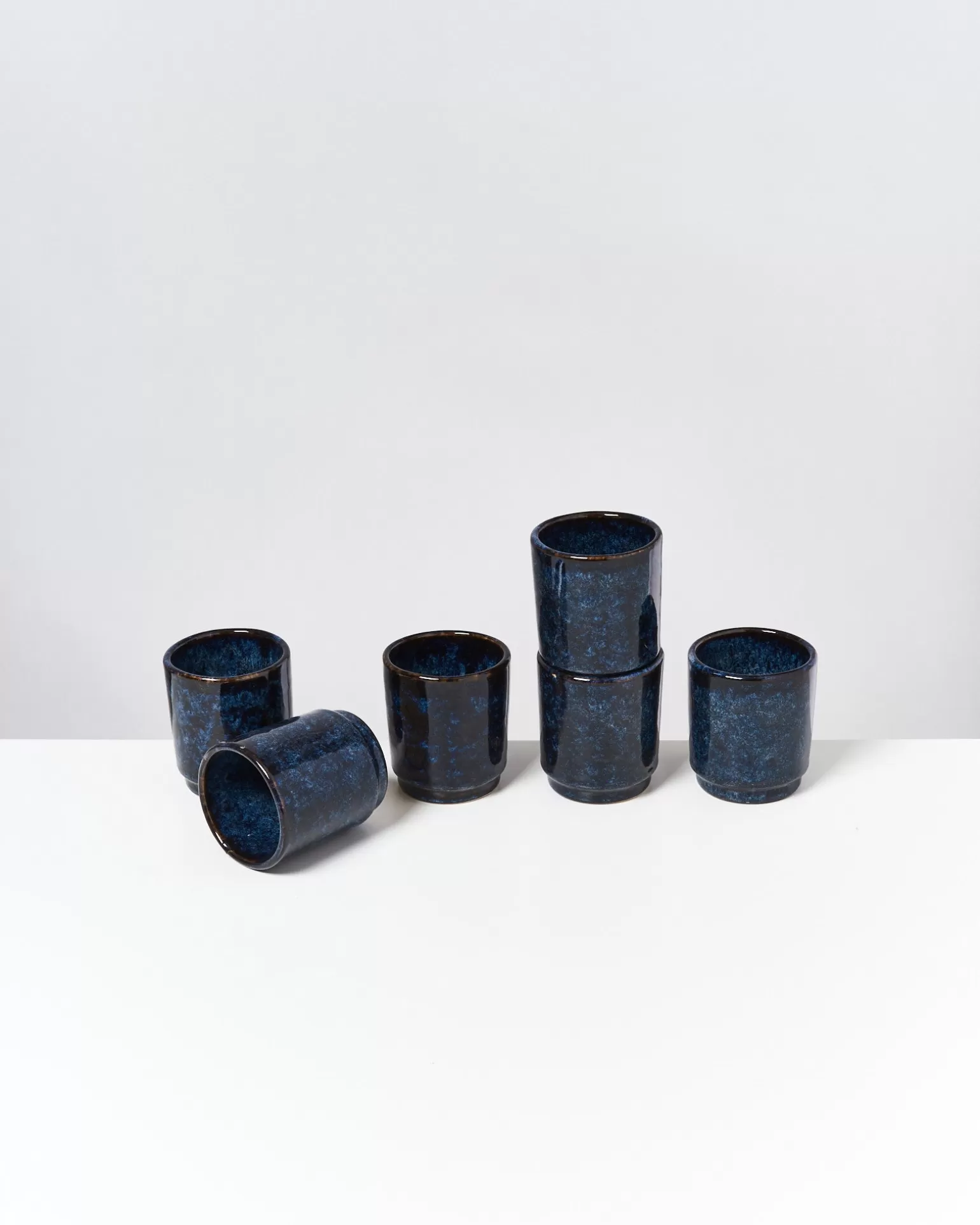 Mejor Motel Miio Cordoama - Taza Compacta Azul Marino Premium | Diseño Ergonómico para Bebidas Calientes | Ideal para Viajes y Hogar