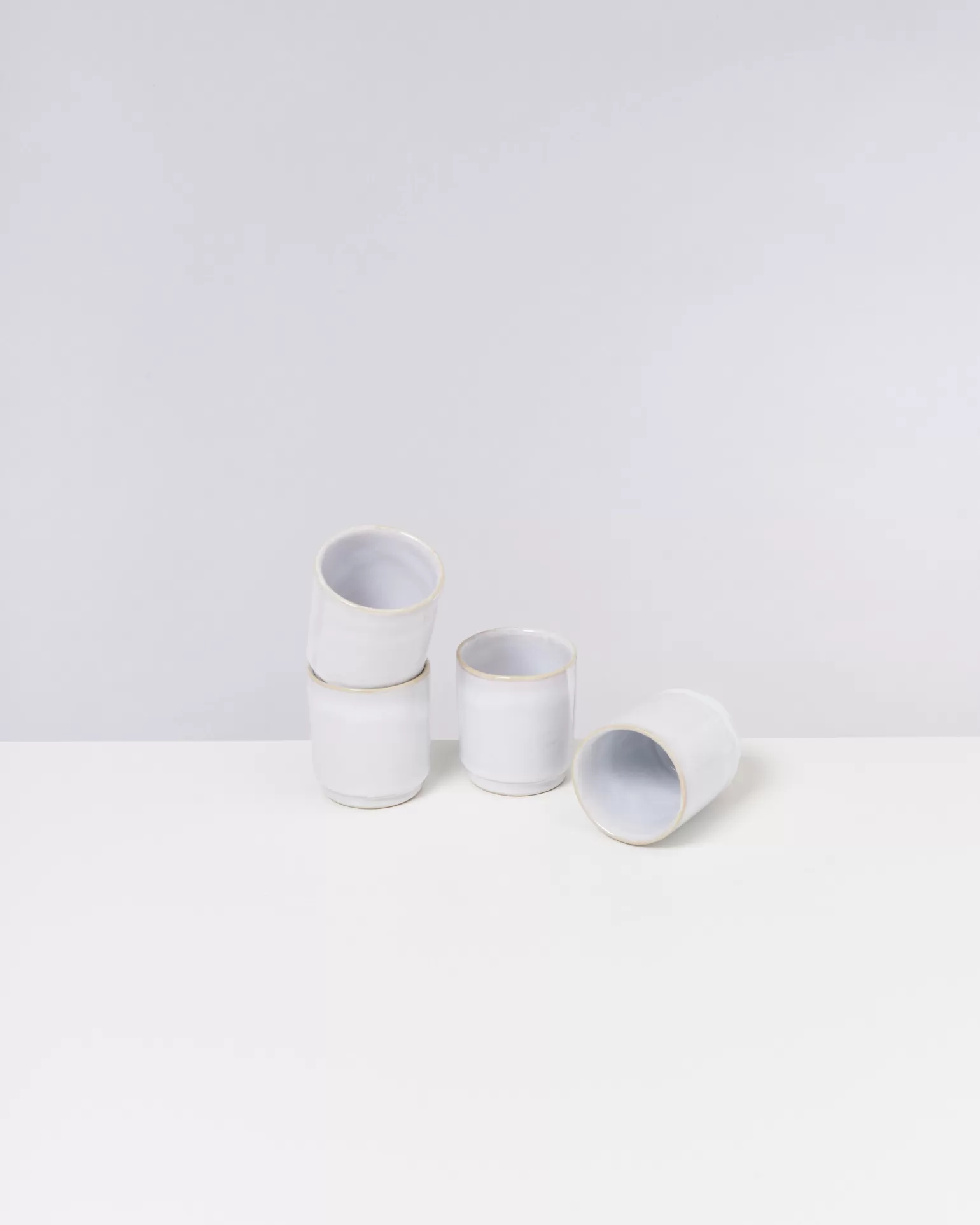 Oferta Especial: Taza Blanca Pequeña Motel a Miio Cordoama - ¡Ahorra Ahora!