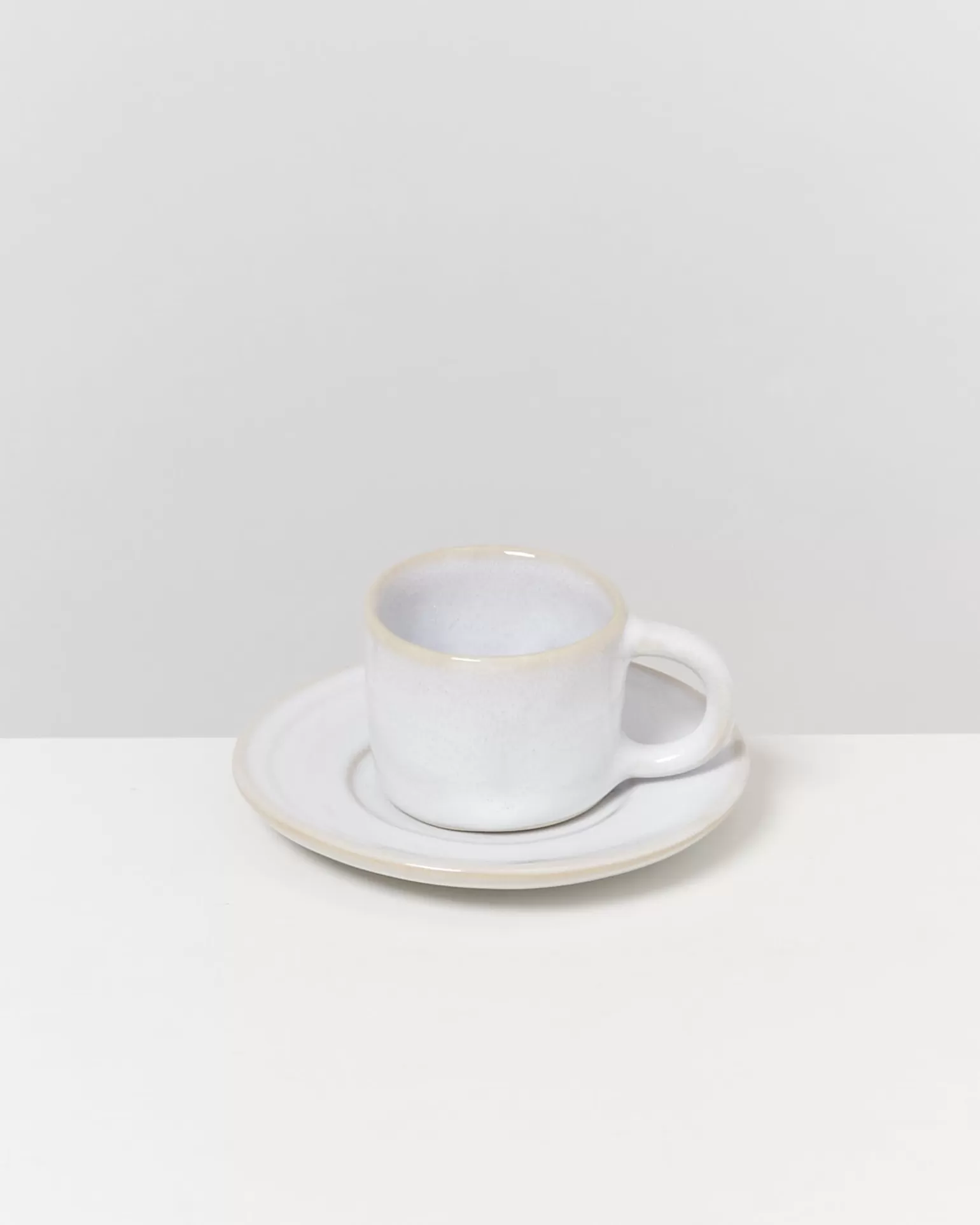 Oferta Motel - Platillo Elegante para Espresso Miio Cordoama en Blanco | Diseño Moderno para Cafetería