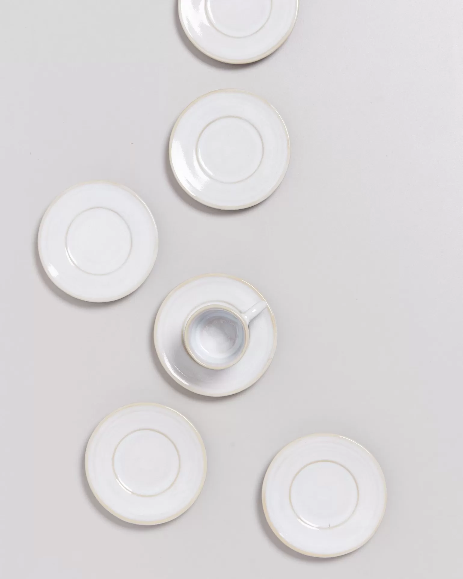 Oferta Motel - Platillo Elegante para Espresso Miio Cordoama en Blanco | Diseño Moderno para Cafetería