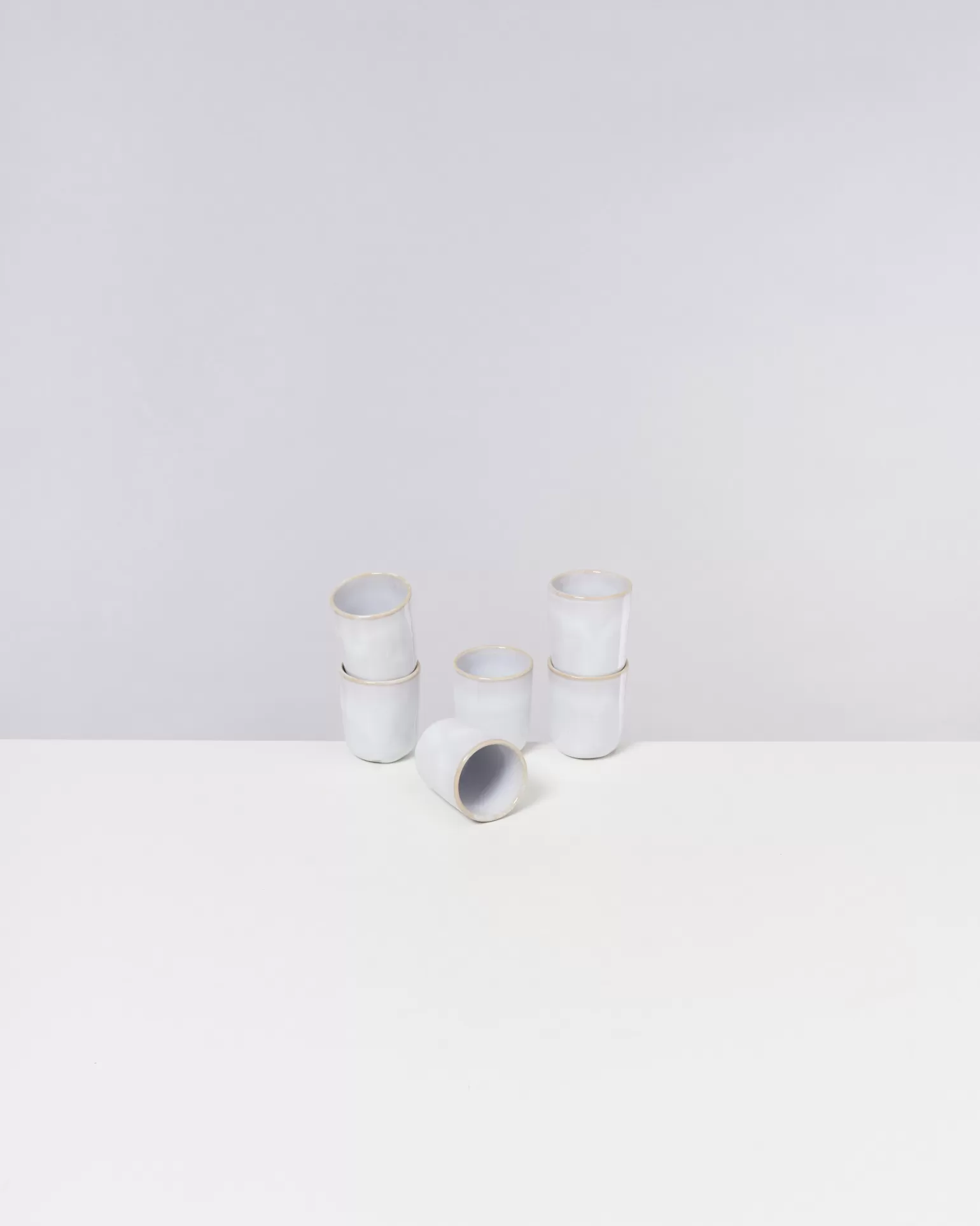 Taza de espresso blanca práctica | Colección Motel Económico Miio Cordoama, diseño contemporáneo