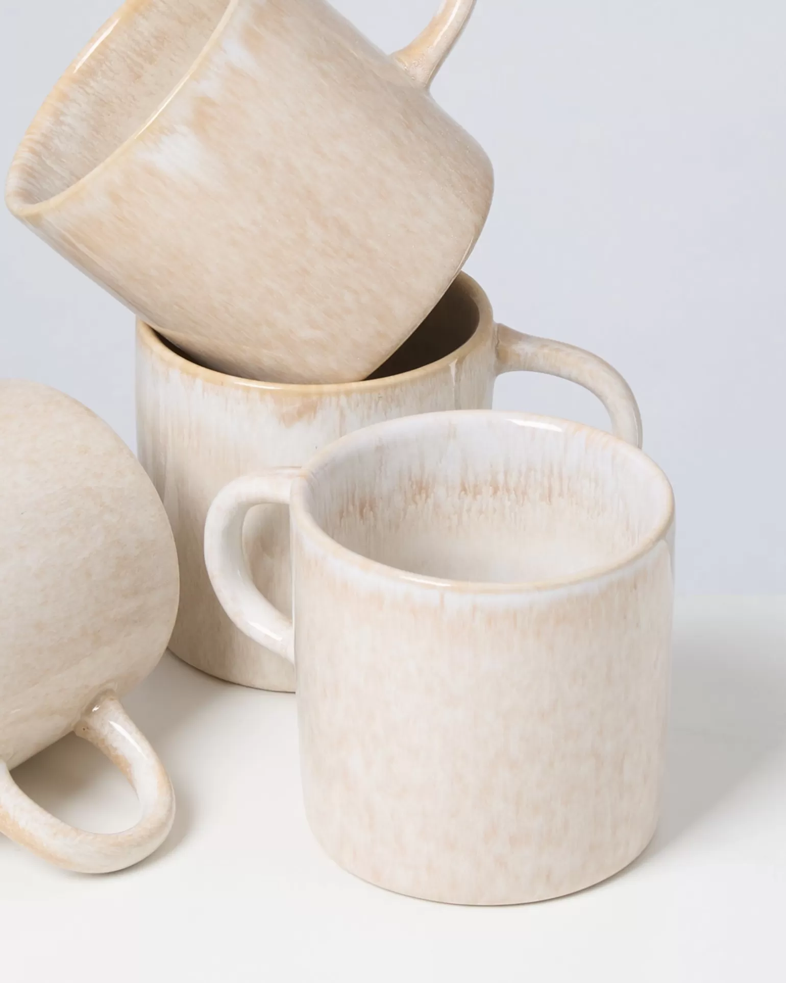 Juego de 4 Tazas Grandes Motel a Miio Cordoama - Diseño Moderno en Arena Resistente para Café