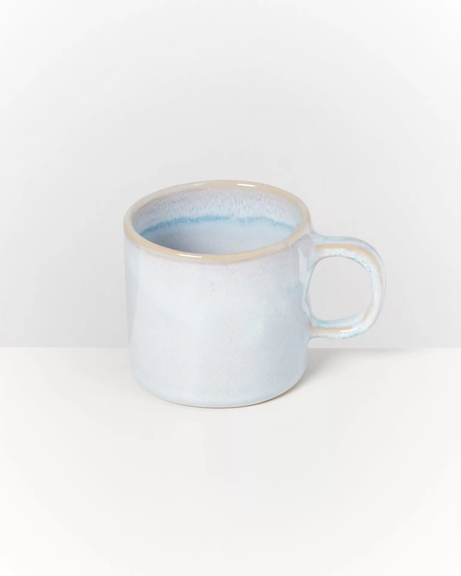 Oportunidad Única: Juego de 4 Tazas Azul Celeste - Colección Motel a Miio Cordoama | Diseño Compacto para Cafés Especiales
