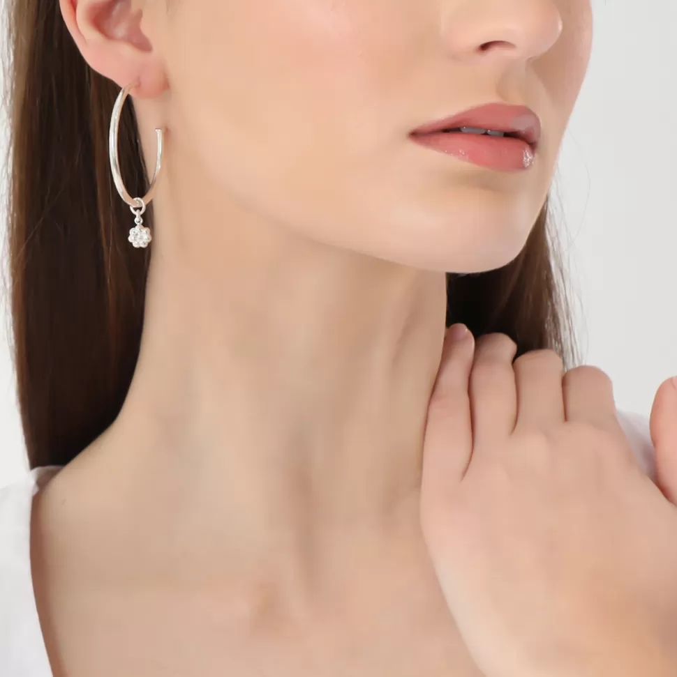 Aretes Mujer Folli Follie - Aros plateados XL con dijes de cruz y flores, detalles artesanales para un estilo bohemio chic