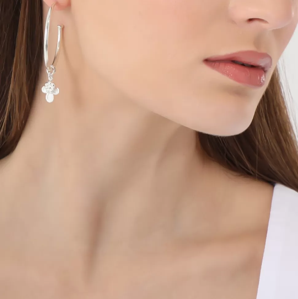 Aretes Mujer Folli Follie - Aros plateados XL con dijes de cruz y flores, detalles artesanales para un estilo bohemio chic