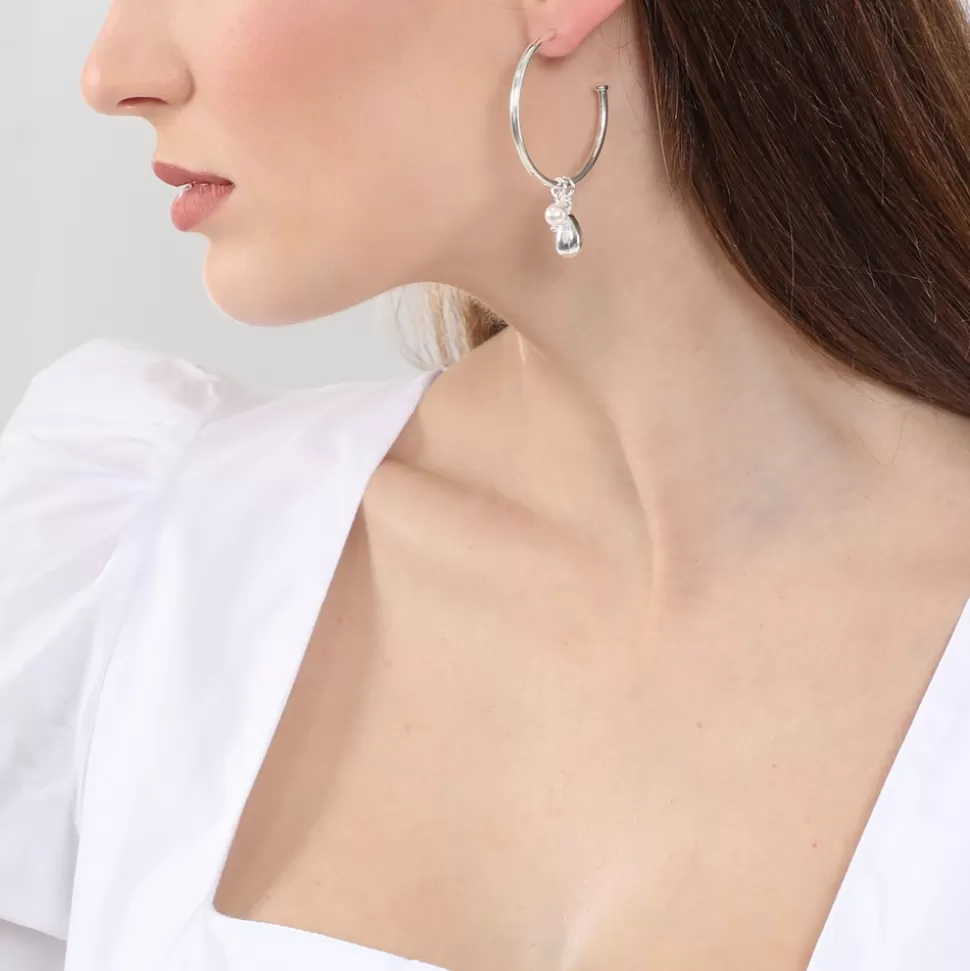 Aros de Plata Oversized con Perlas Brillantes y Colgantes Elegantes - Joyería Folli Follie para Mujer - Estilo Único en Fashionable.Me