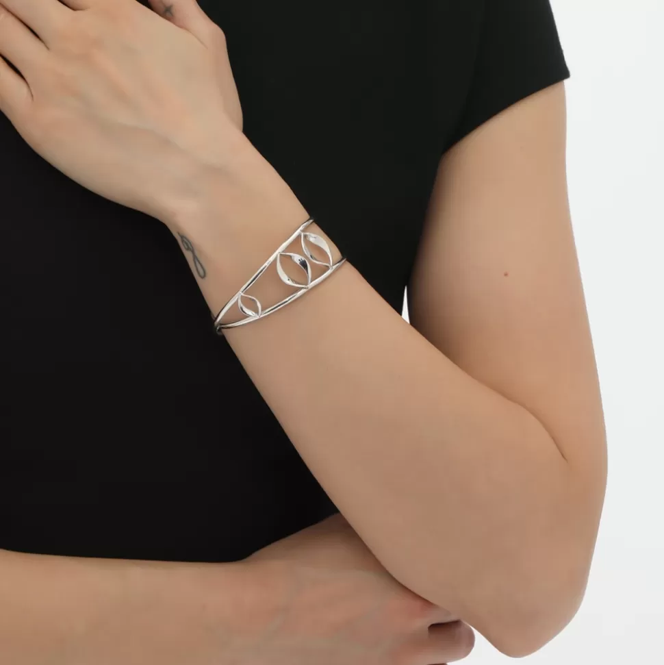 Pulsera Femenina Folli Follie - Alma Flamígera en Plata con Detalle Triple de Llamas