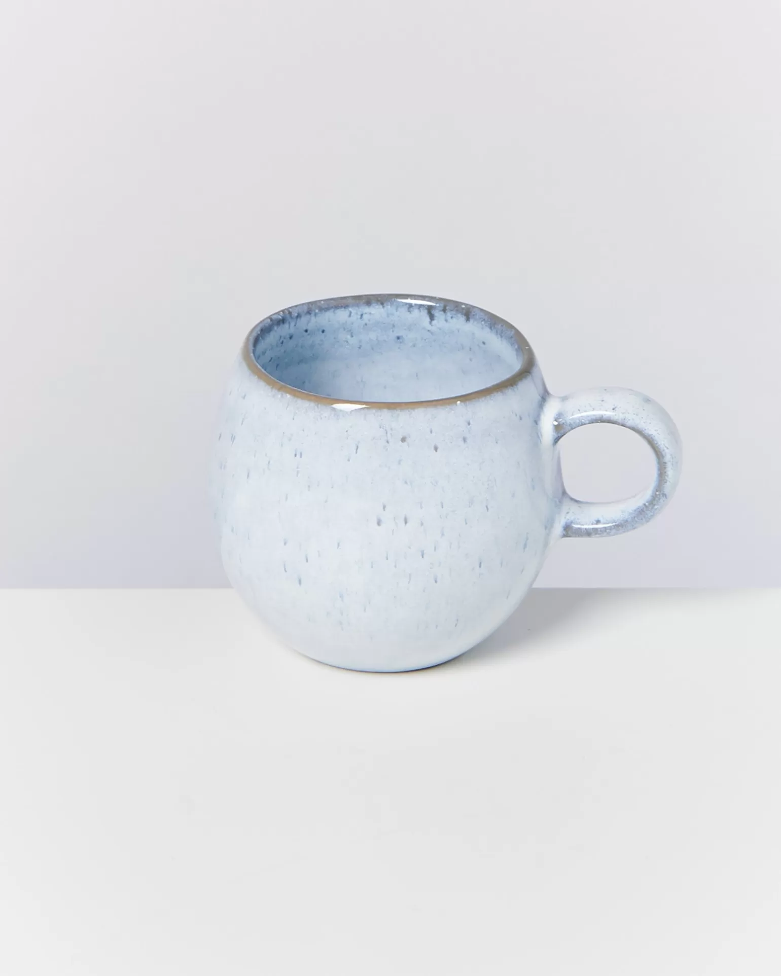 Store Motel - Milio Frío: Juego de 4 Tazas Pequeñas en Azul y Blanco, Diseño Rústico para Café