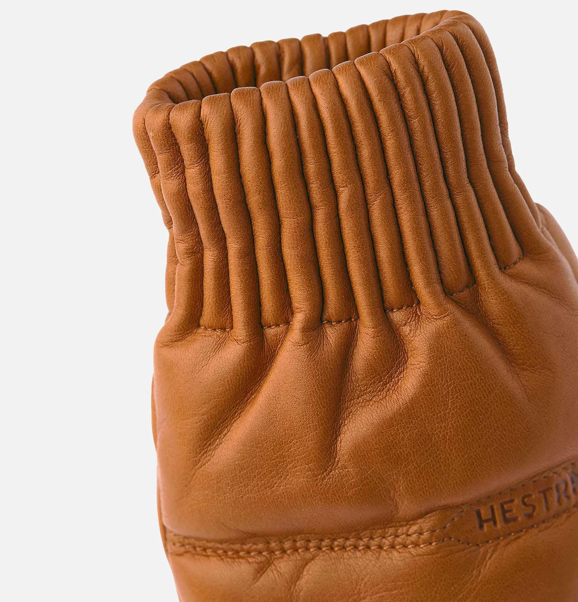 Guantes Valdres con Detalles en Corcho PATAGONIA • Conjunto de Accesorios Invernales: Gorros Abrigados y Bufandas Suaves