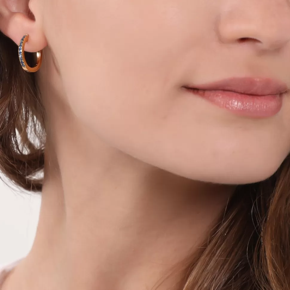 Aretes Pequeños Bañados en Oro con Cristales - Diseño Hoop Vibrante para Mujer (Folli Follie)

（：：1.  2. （