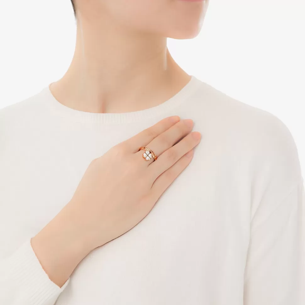 Anillo Folli Follie para Mujer - Dos Corazones Entrelazados con Piedras Brillantes en Oro Rosa, Detalles de Joyería Elegante
