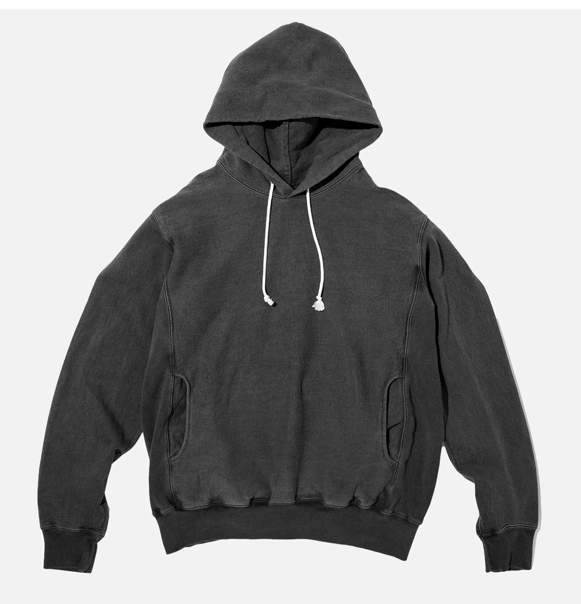 Sudadera deportiva con capucha gruesa en negro - Ropa abrigada y cómoda para entrenar