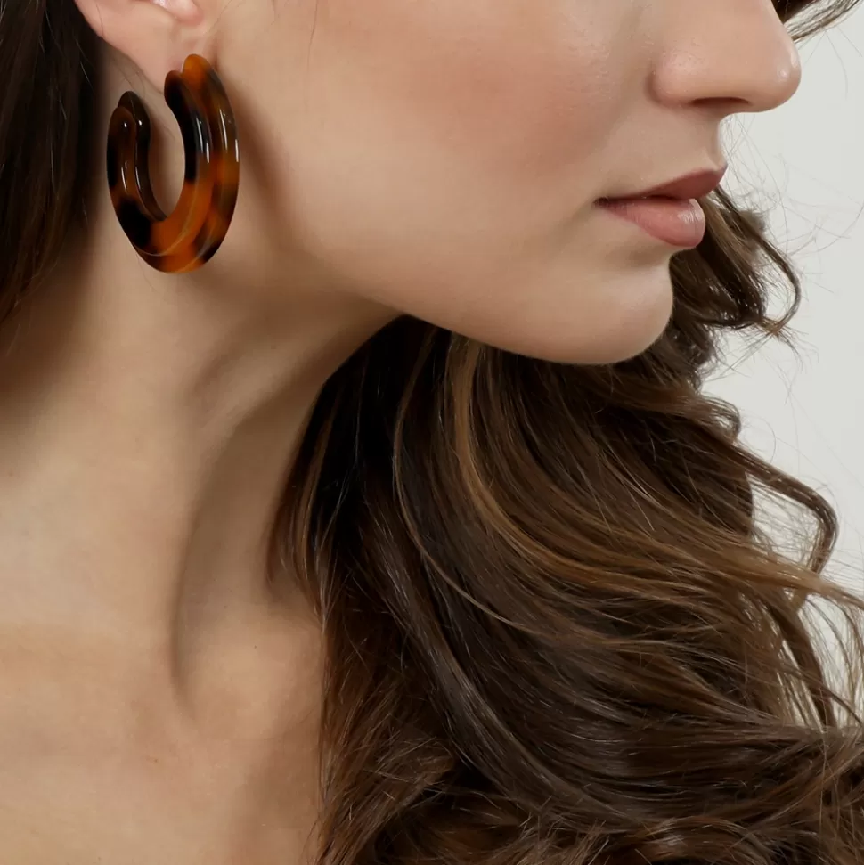 Aros Voluminosos Folli Follie: Elegancia Atrevida que Captura Miradas