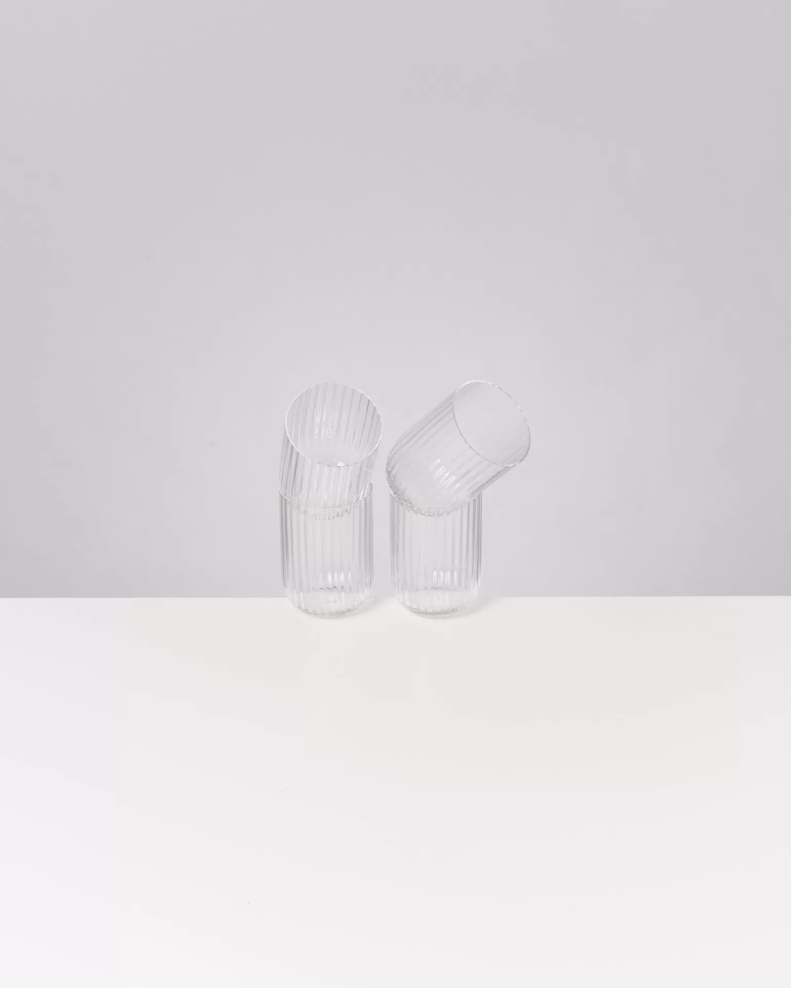 Oferta Exclusiva: Motel Clásico Miio Joia con Diseño Estriado en Vidrio Transparente - Elegancia Translúcida para Tu Hogar
