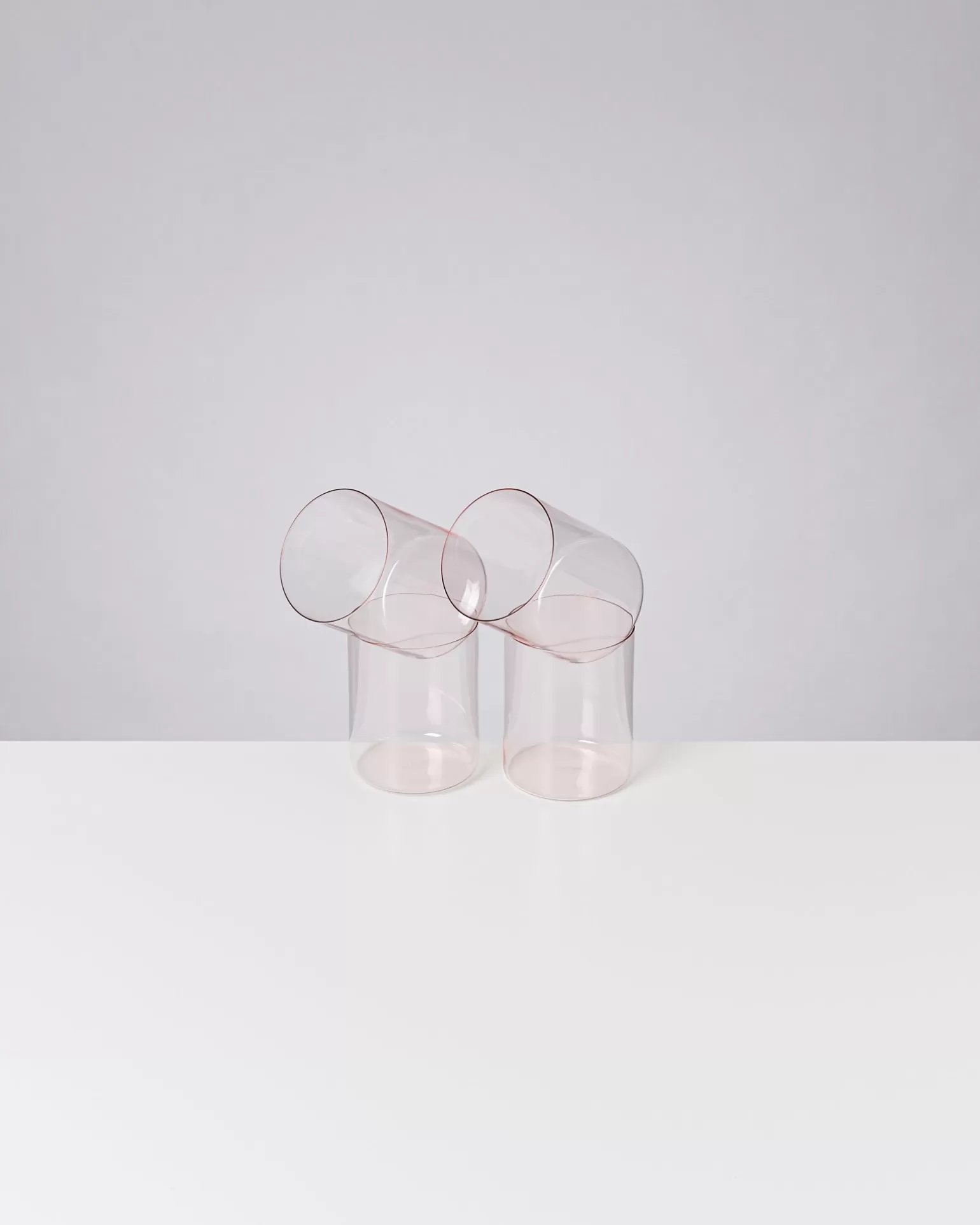 Juego Elegante de 4 Copas Miio Joia - Cristal Tallado en Tonalidades Nacaradas Rosa, Diseño Moderno para Hogar y Eventos