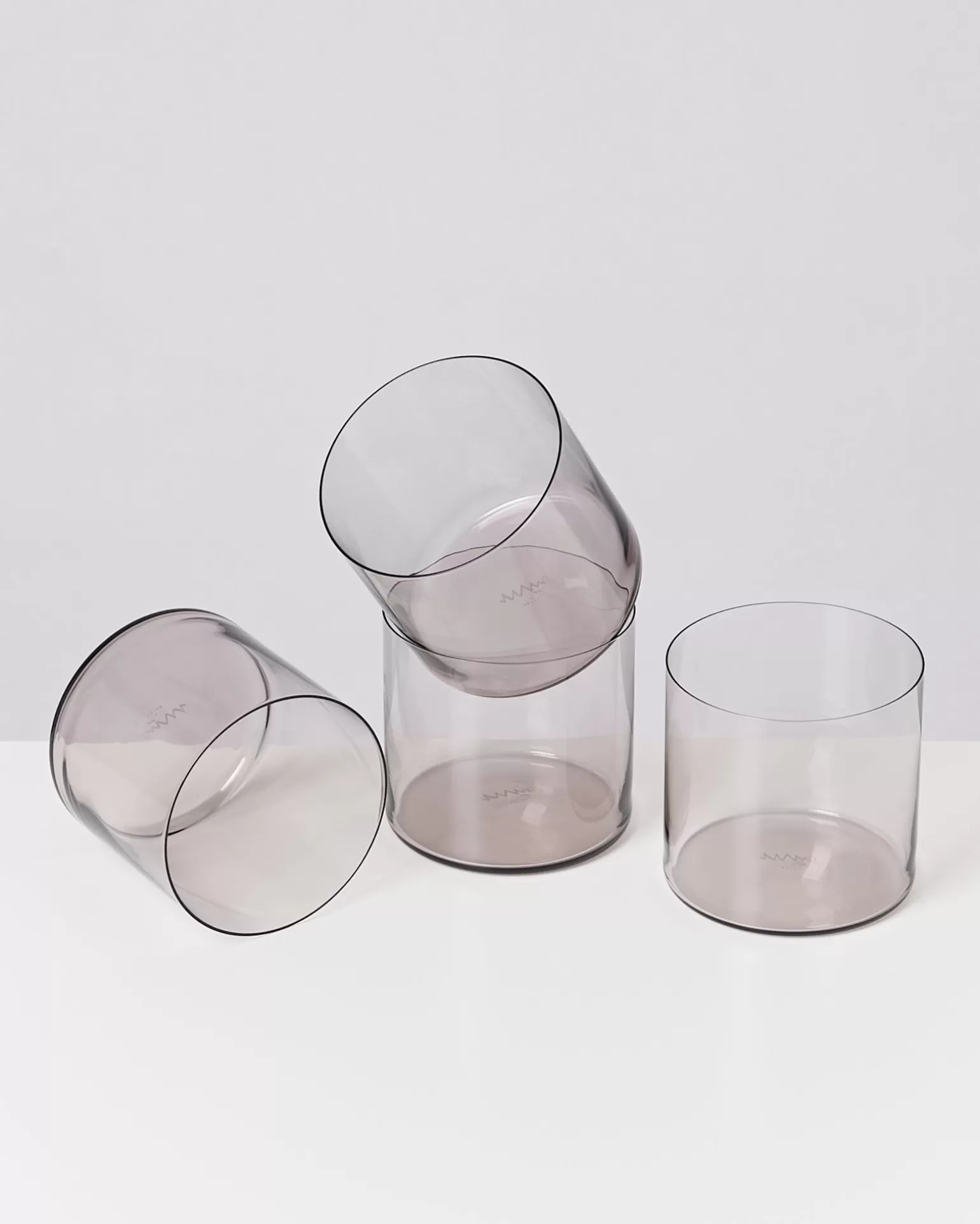 Juego de 4 Vasos Miio Joia en Vidrio Amatista - Set Decorativo para Bebidas con Estilo Moderno