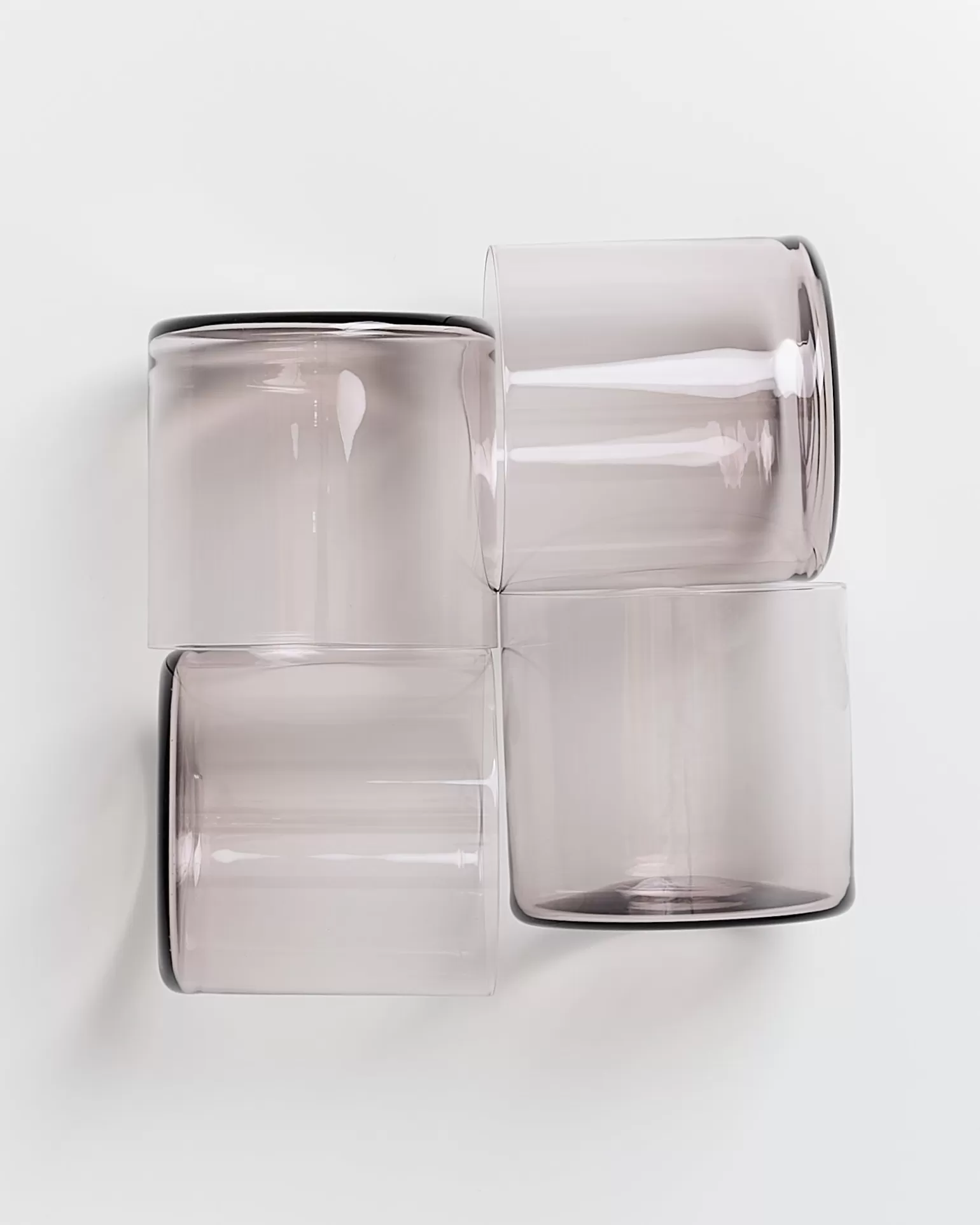 Juego de 4 Vasos Miio Joia en Vidrio Amatista - Set Decorativo para Bebidas con Estilo Moderno