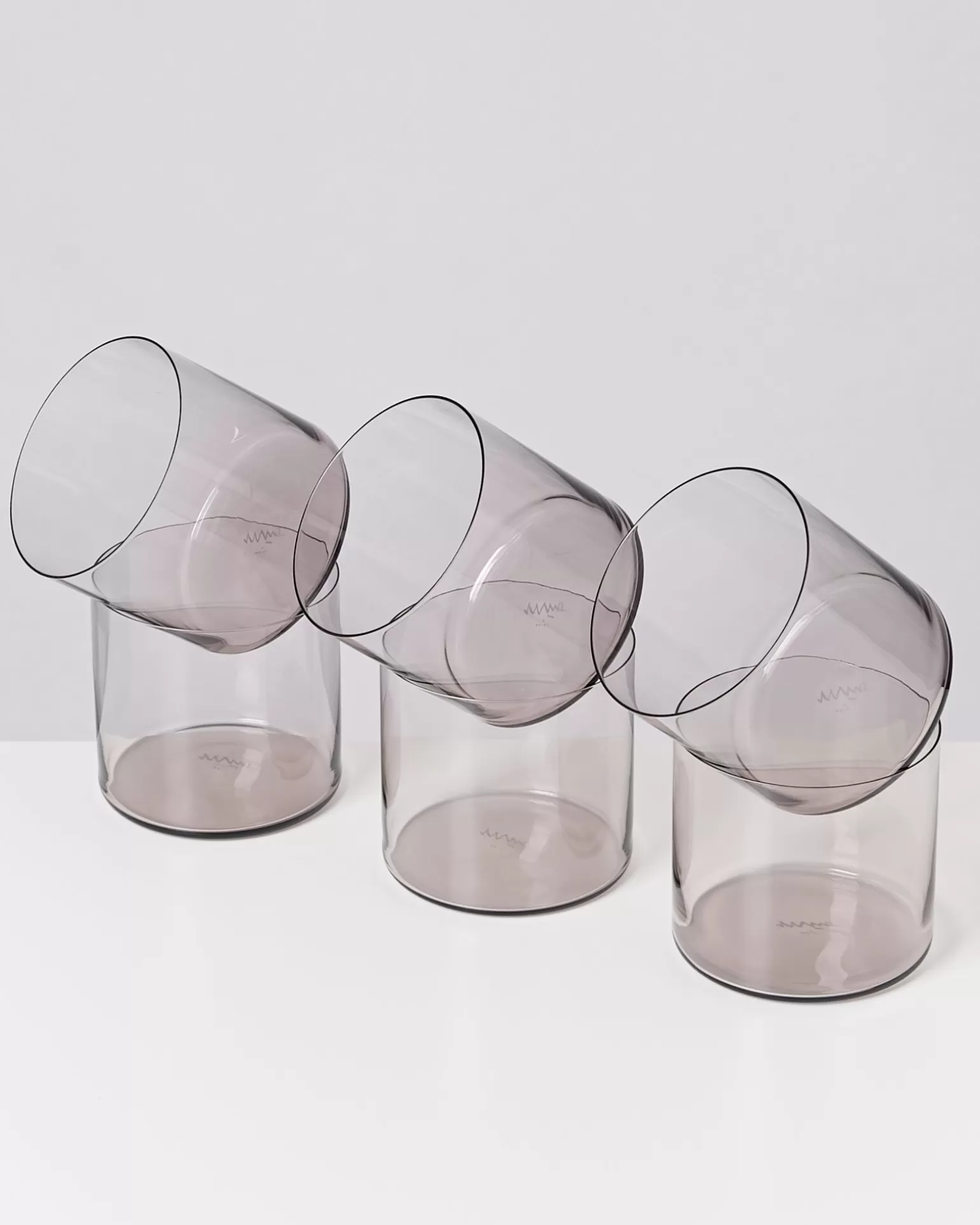 Juego de 6 Vasos de Cristal Tallado en Amatista - Colección Miio Joia by Online Motel | Diseño Elegante para Bebidas Premium