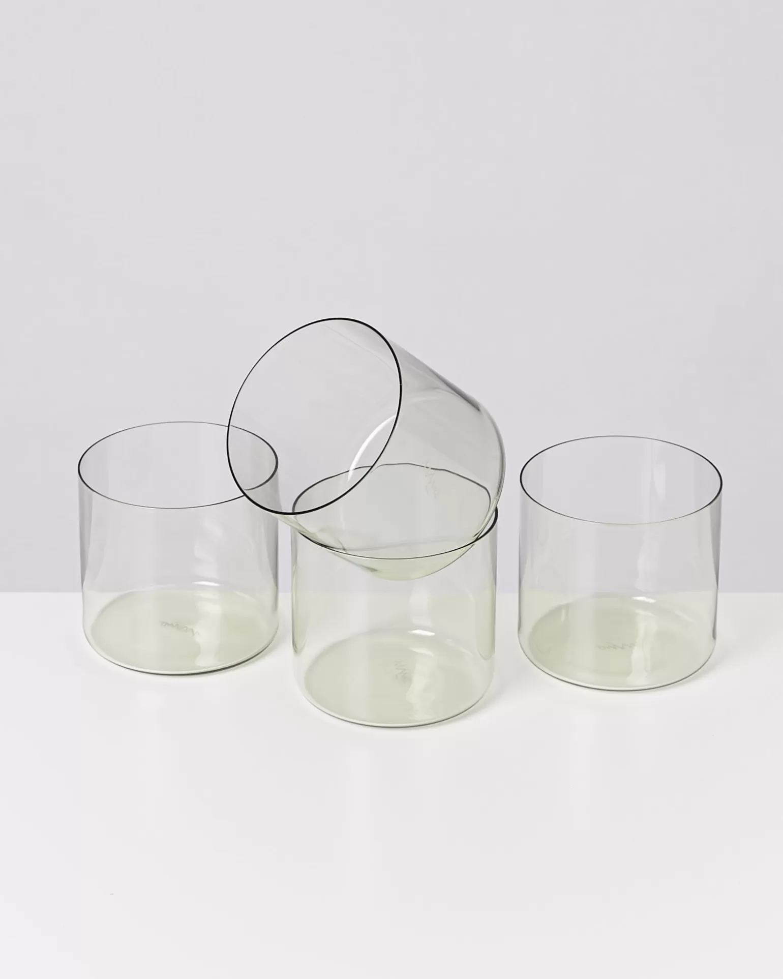 Juego de 4 Vasos Miio Joia - Cristal Tallado en Tono Esmeralda Brillante, Diseño Compacto para Hogar o Restaurante