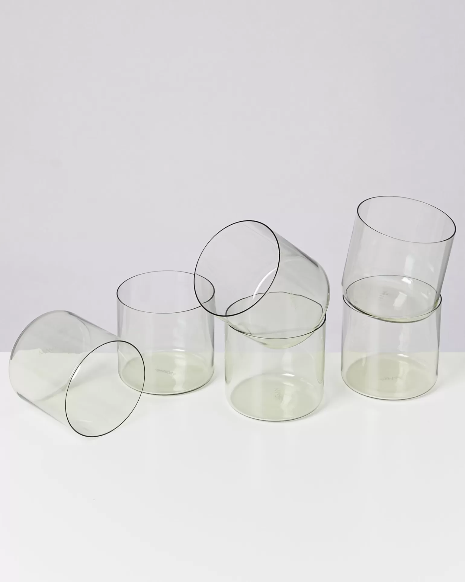 Juego Elegante de 6 Copas de Cristal Verde Esmeralda - Colección Miio Joia para Ambientes Modernos