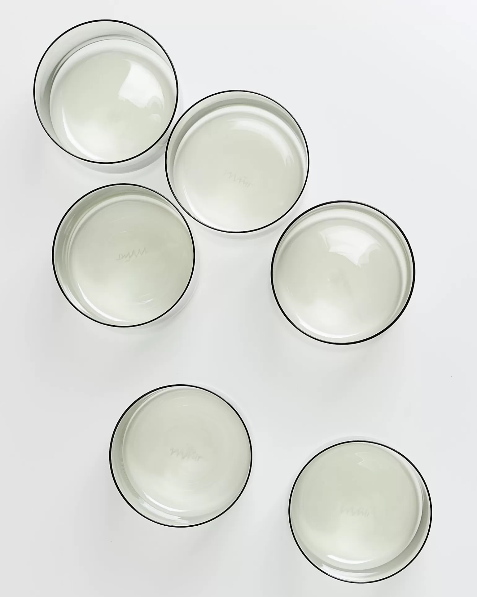 Juego Elegante de 6 Copas de Cristal Verde Esmeralda - Colección Miio Joia para Ambientes Modernos
